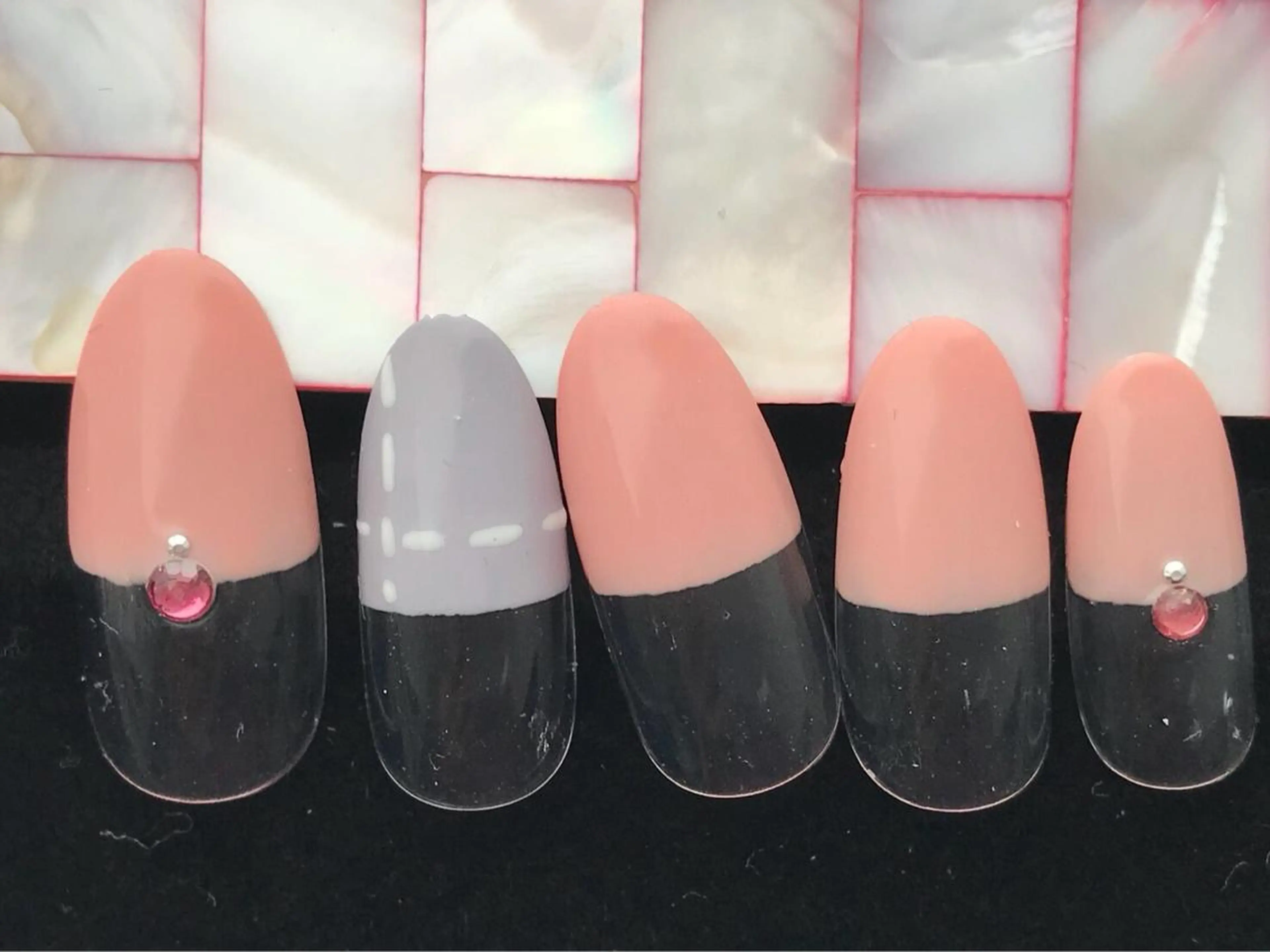 ネイル ストーンネイル Verest 西荻窪のネイルデザイン