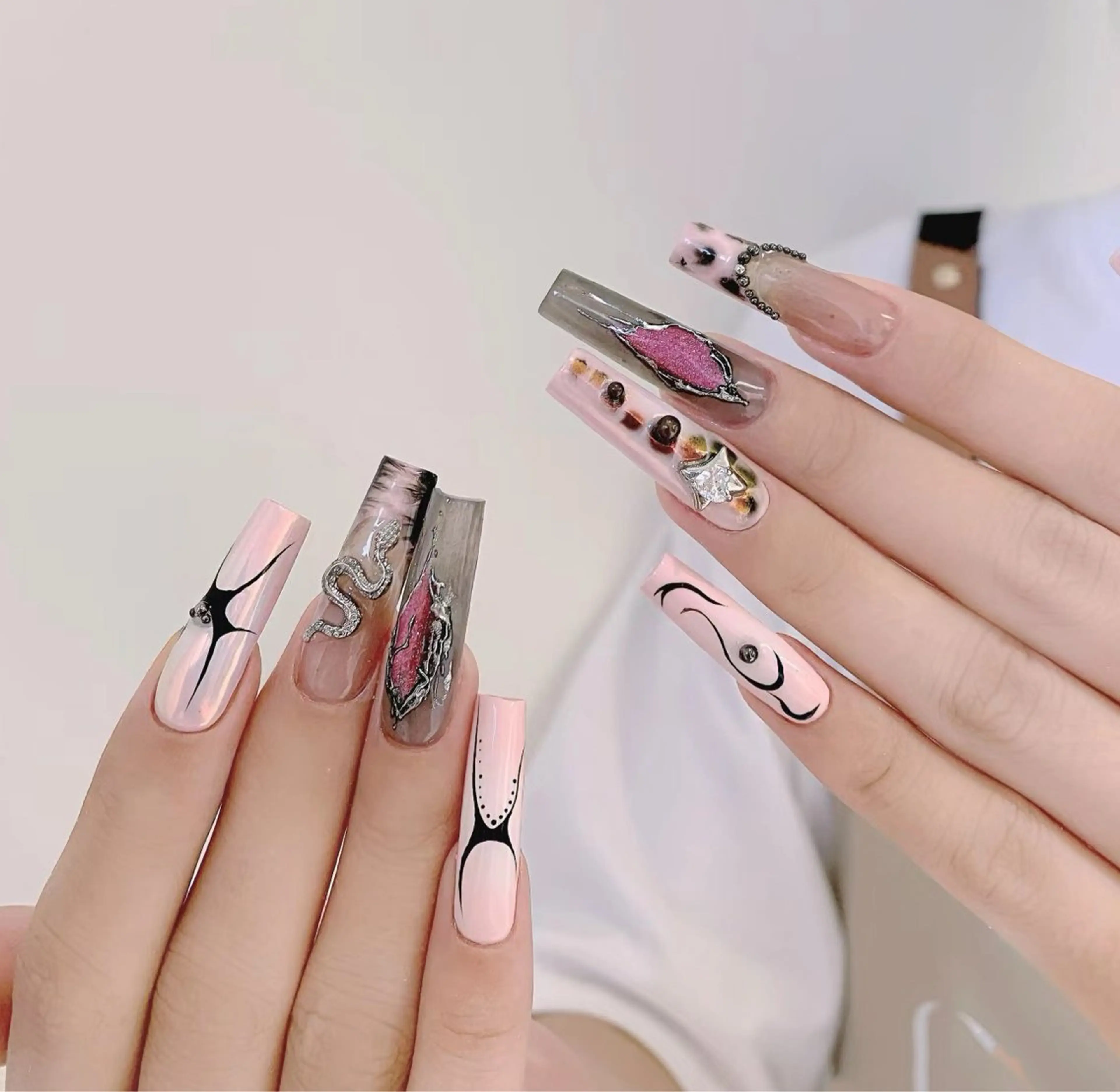 ネイル アートネイル チークネイル フレンチネイル ジェルネイル グリーン YK Beauty Salonのマツエク・マツパデザイン