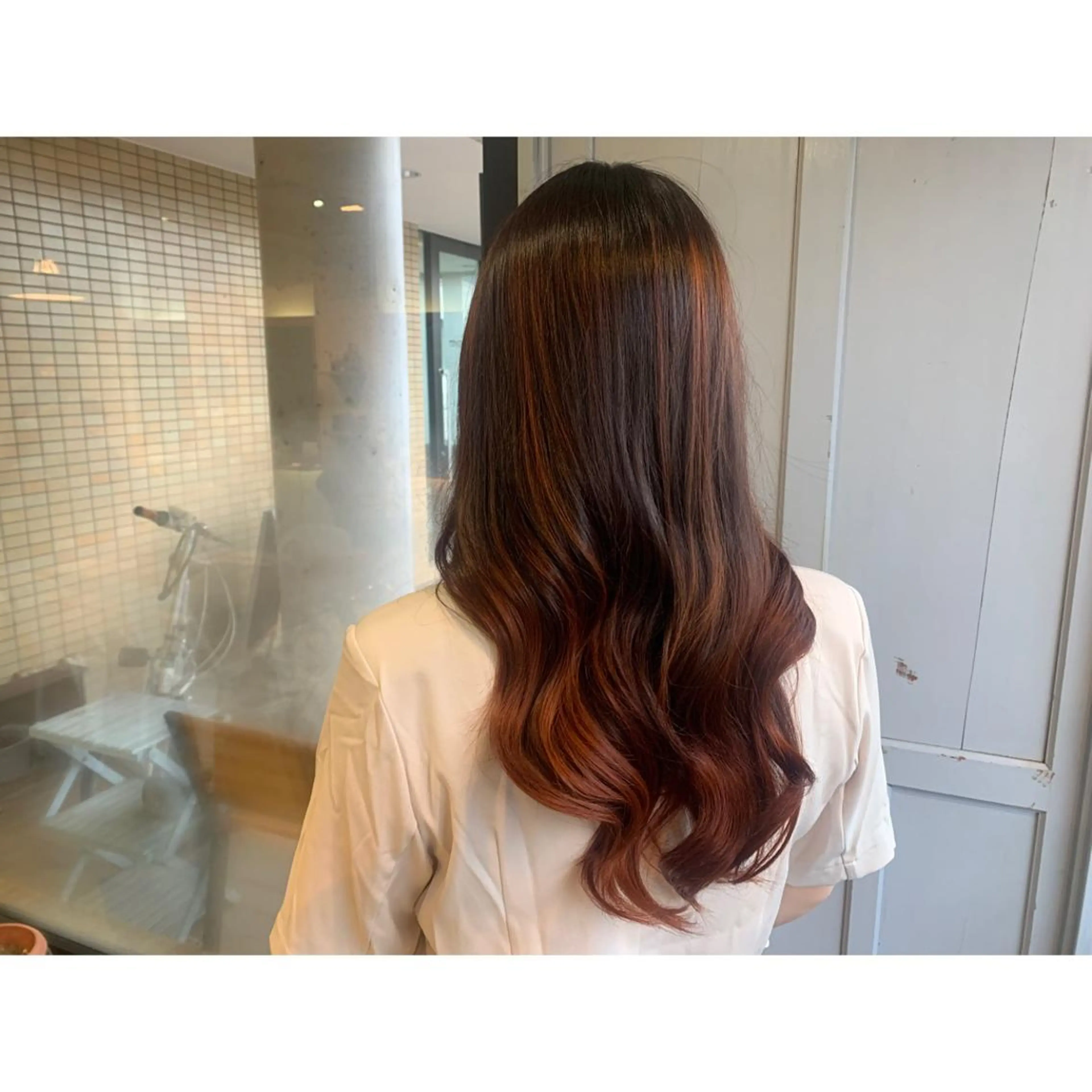 ロング カラー バレイヤージュ オレンジ レイヤーカット ツキダテ ユイのヘアスタイル