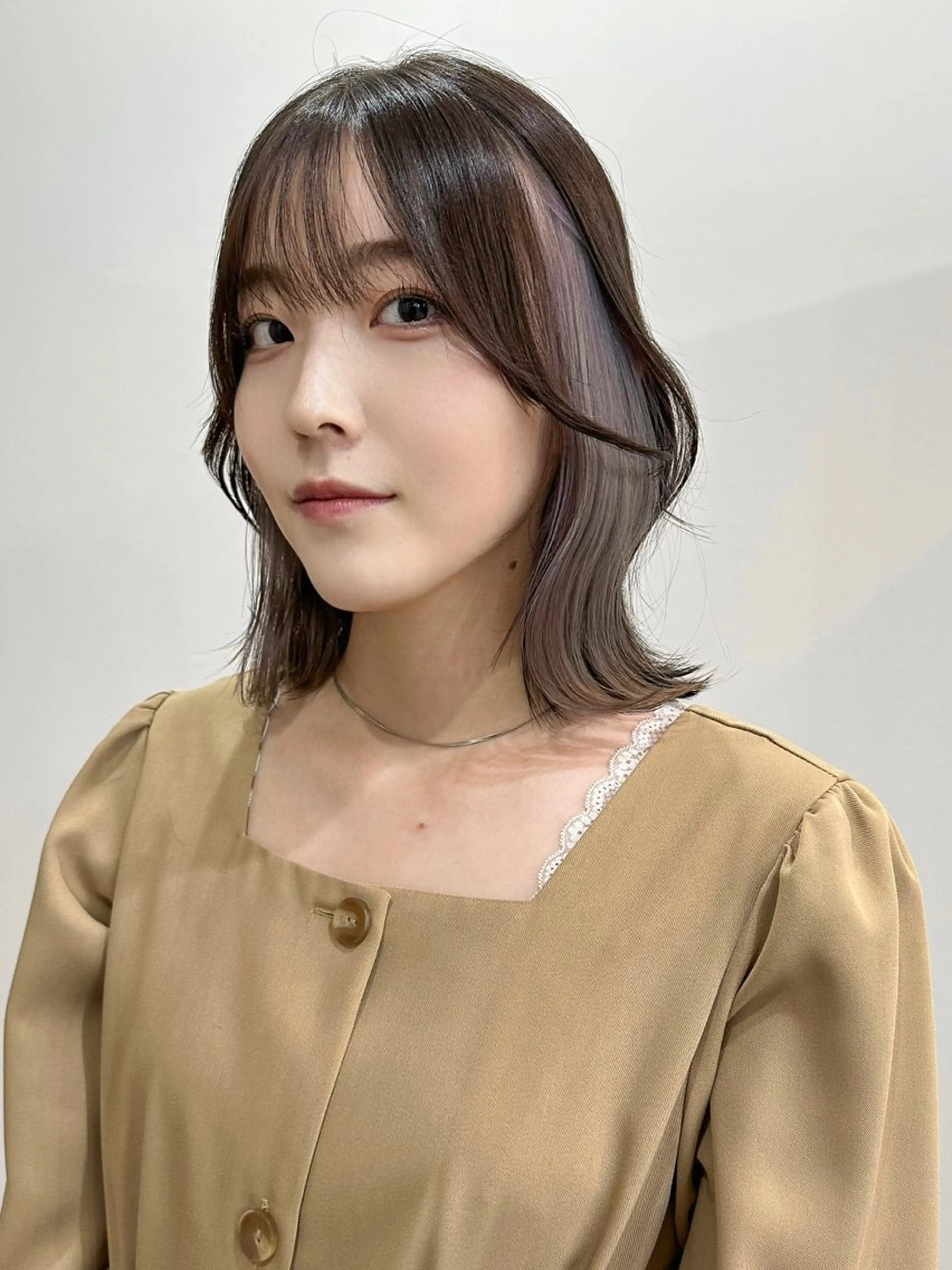 ミディアム カラー ヘアアレンジ ショートボブ ブリーチ グレージュ インナーカラー ブリーチなしカラー 切りっぱなしボブ/ デザインカラー店長のヘアスタイル