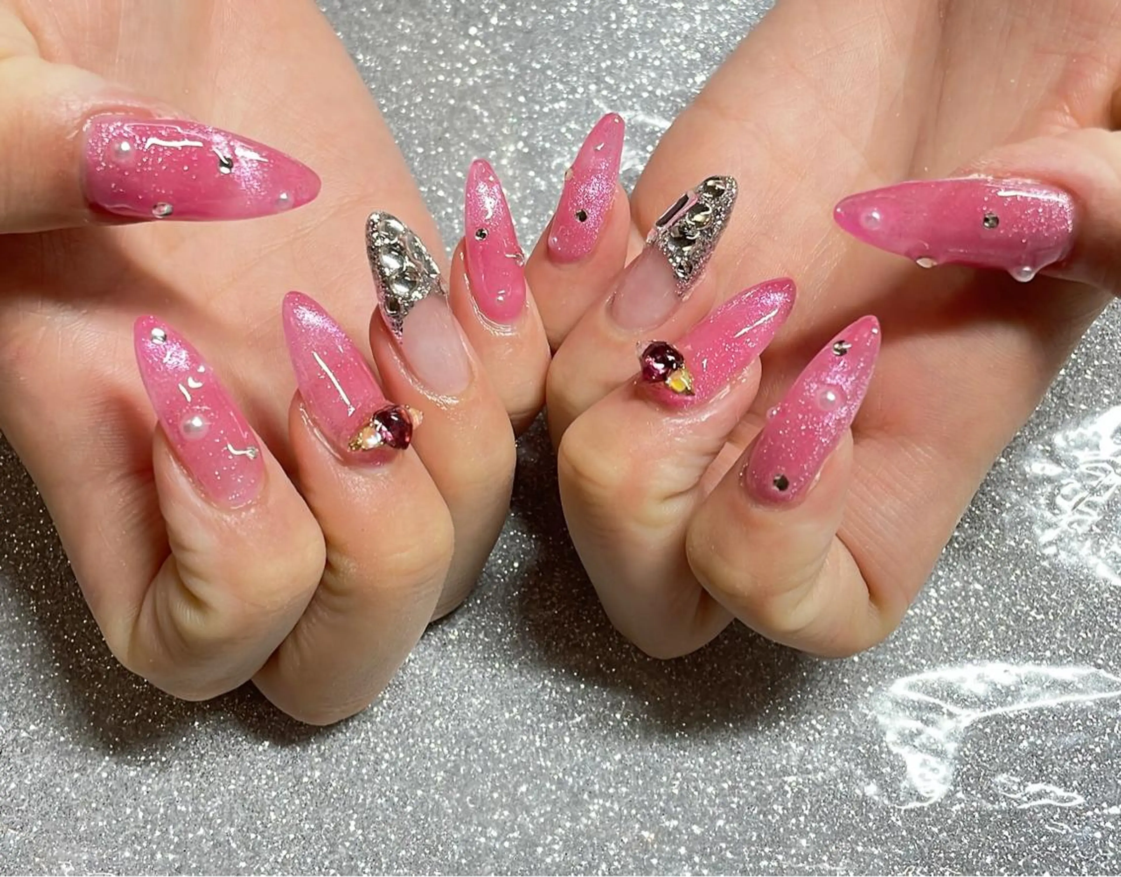 ネイル ハンドネイル VIERU 🌈🎀💖のネイルデザイン