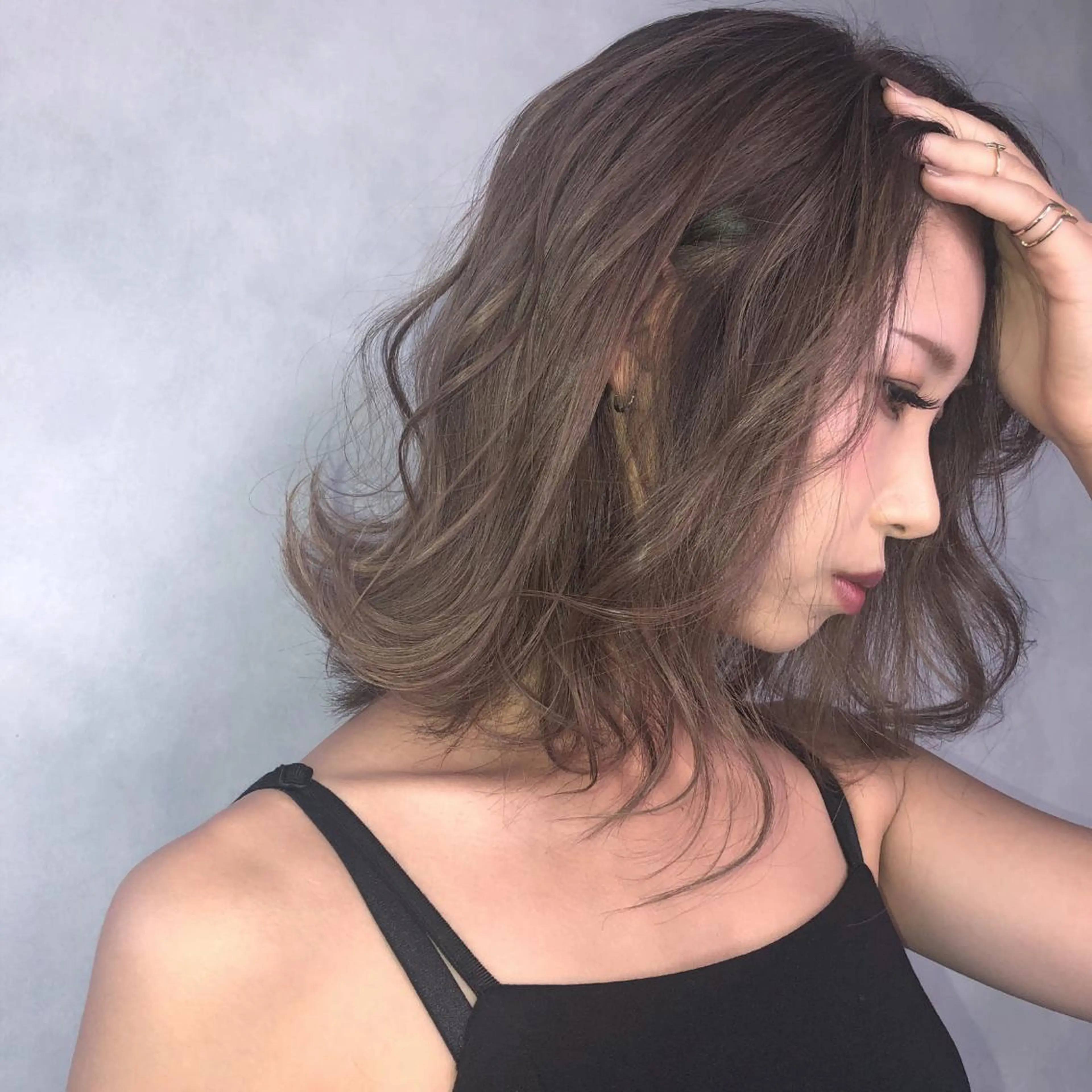 ミディアム カラー ハイライトカラー ハイライト ORIKA 美容室のヘアスタイル