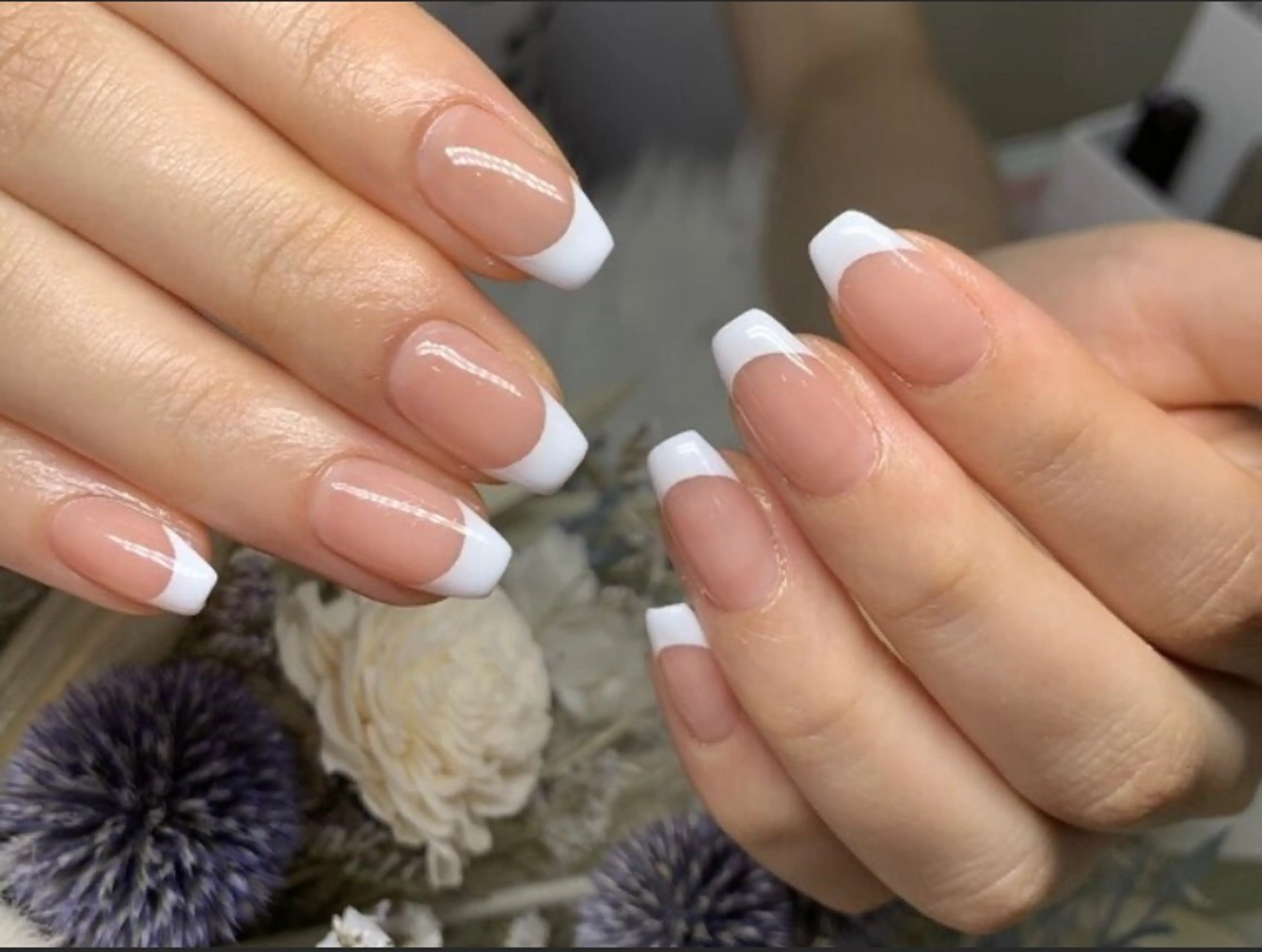 自爪💅🏻フレンチ(オフ込み)の写真