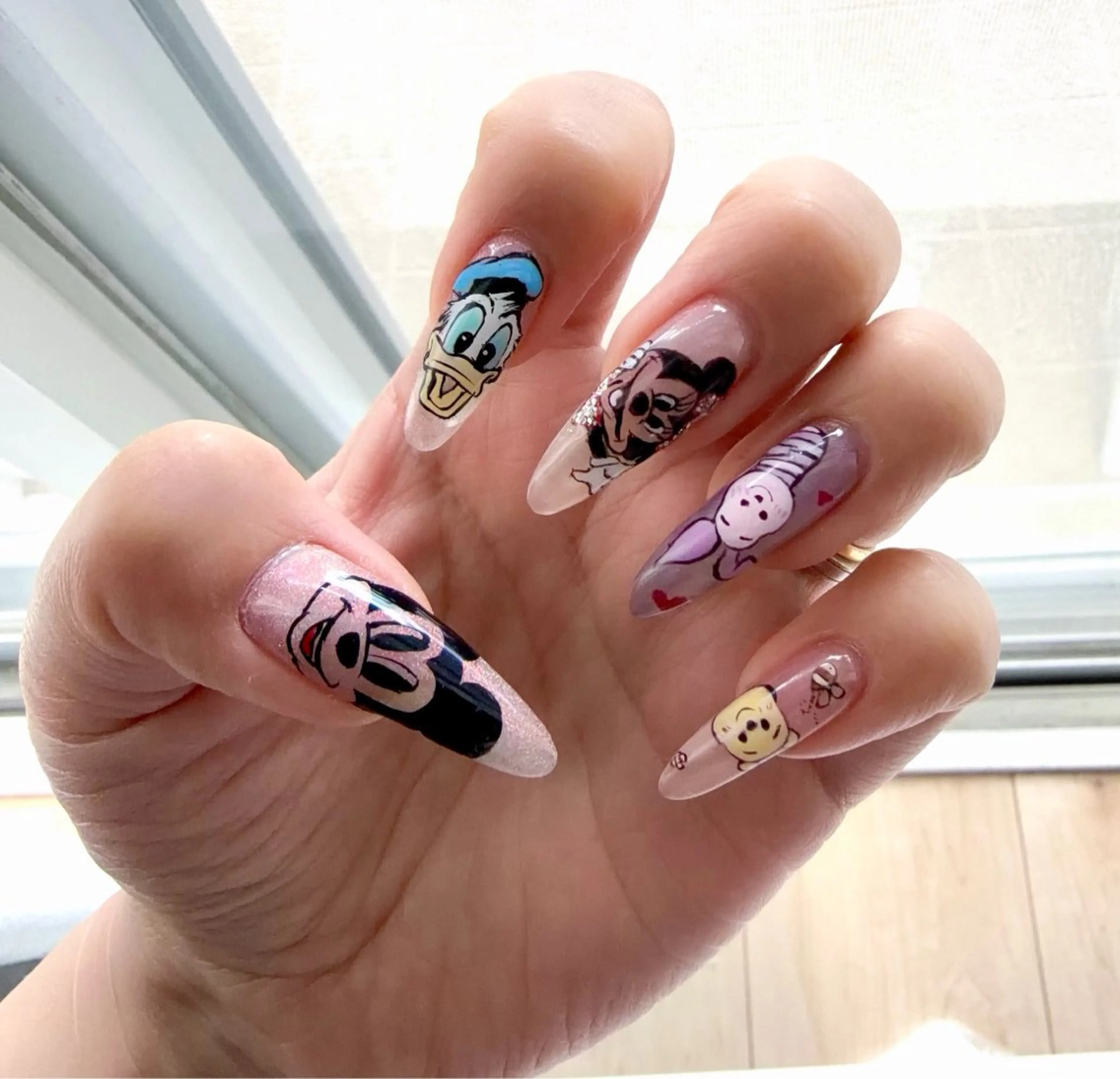 ネイル DoReMiサロン チョウのネイルデザイン