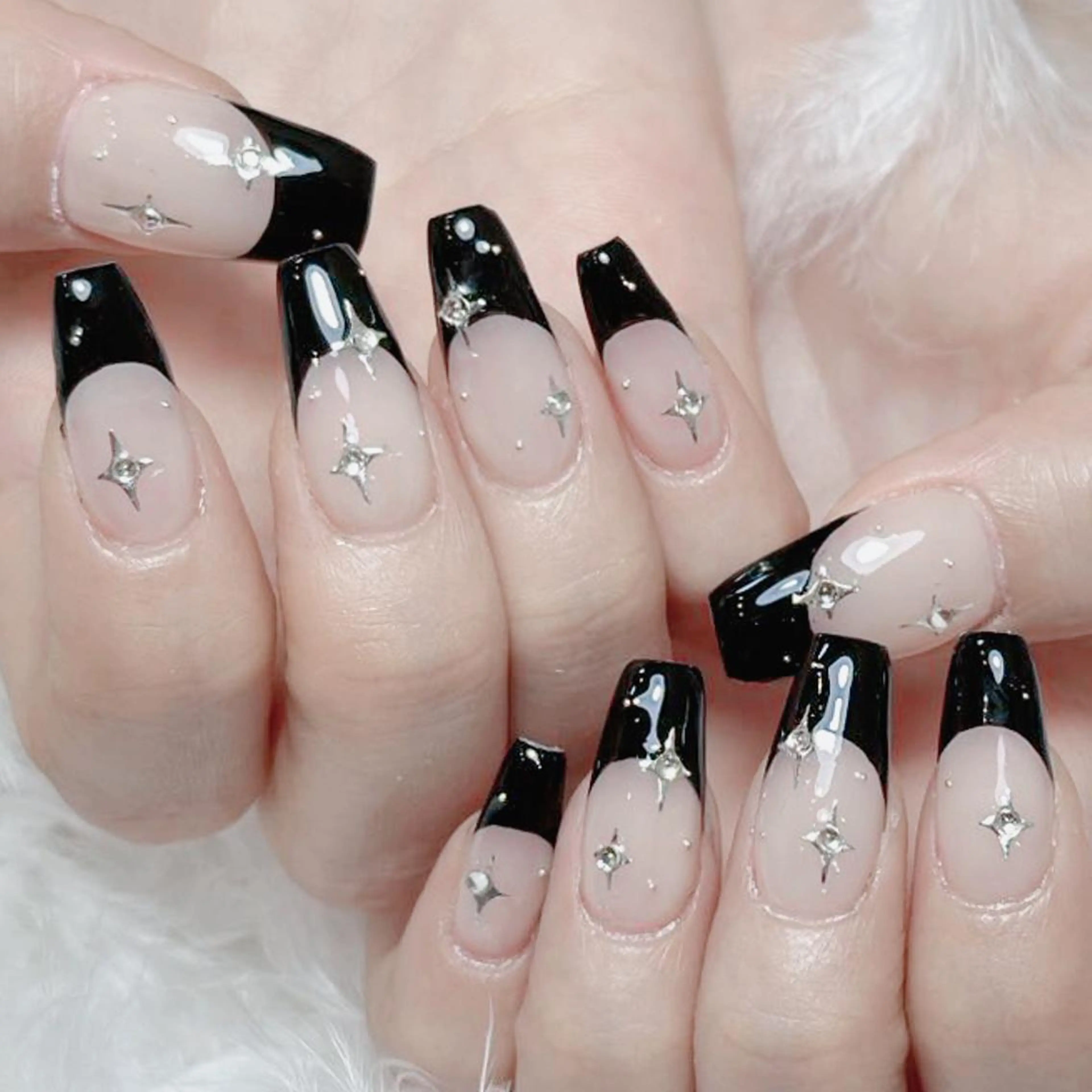 ネイル 持ち込み Mio ⛱のネイルデザイン