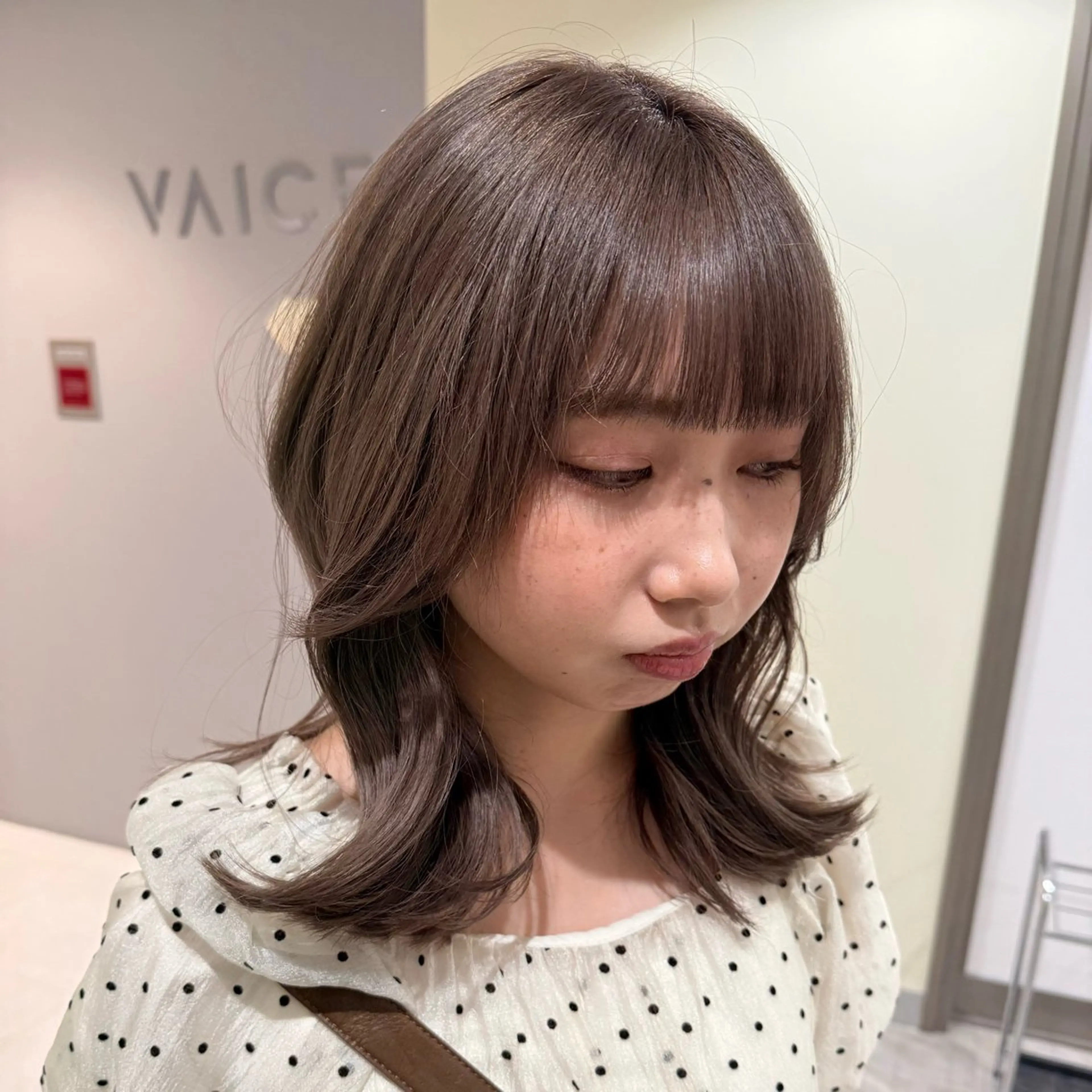 セミロング カラー ハイトーンレイヤー 顔まわりSOTAのヘアスタイル