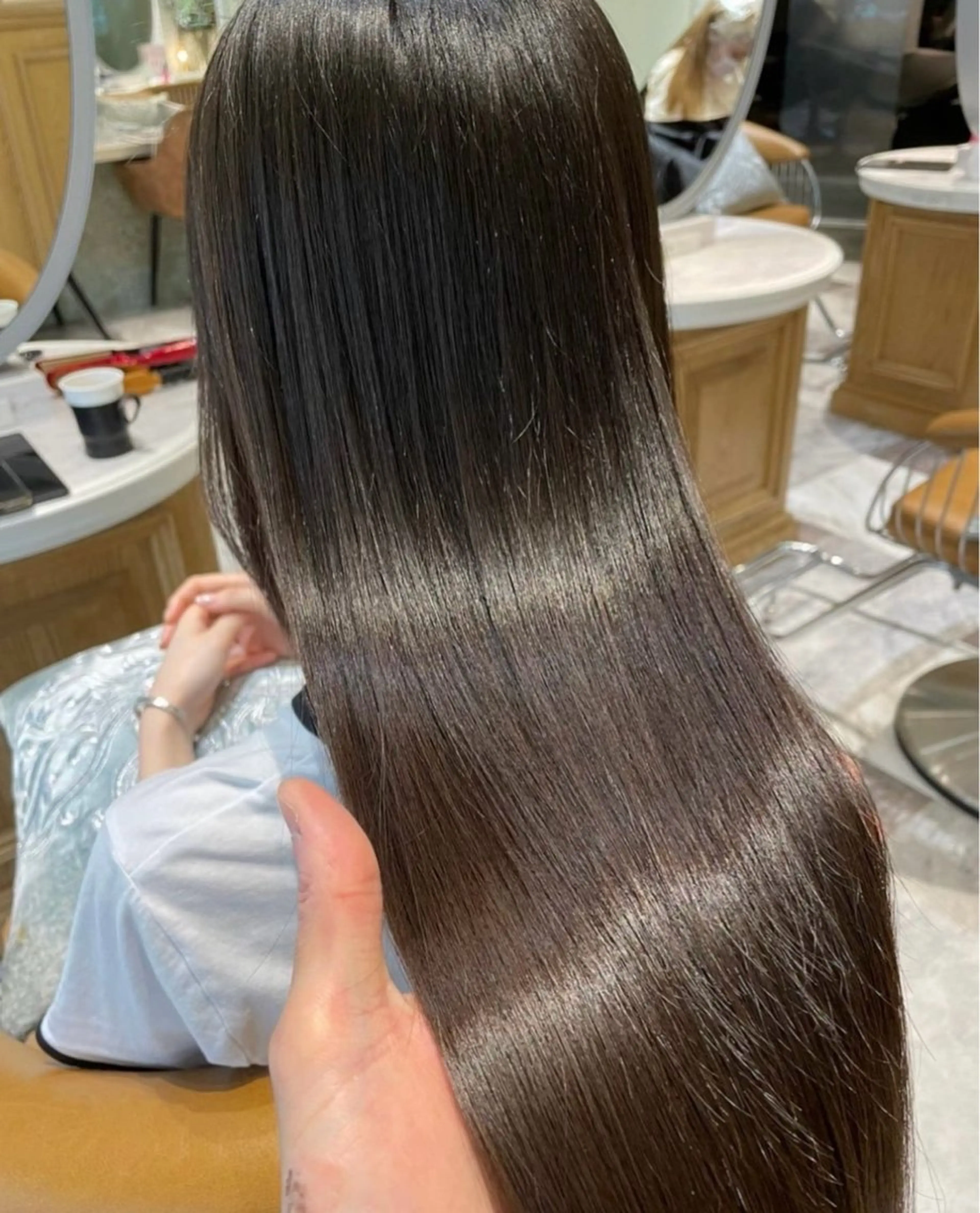 ロング ❤️ブリーチなし💚 ダブルカラー平野実花のヘアスタイル