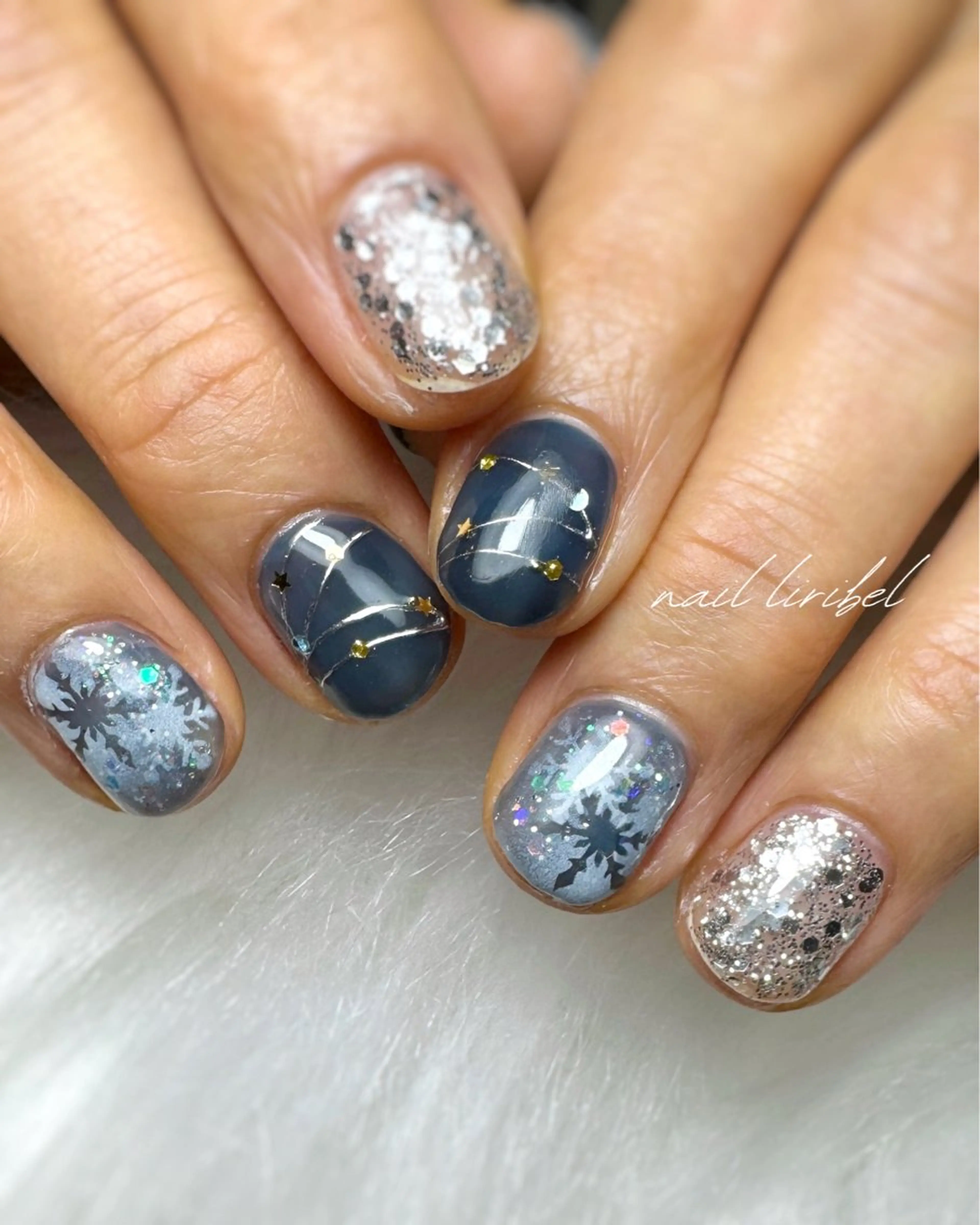 ネイル ネイビー ホワイト 冬ネイル ハンドネイル Nail Liribelのネイルデザイン