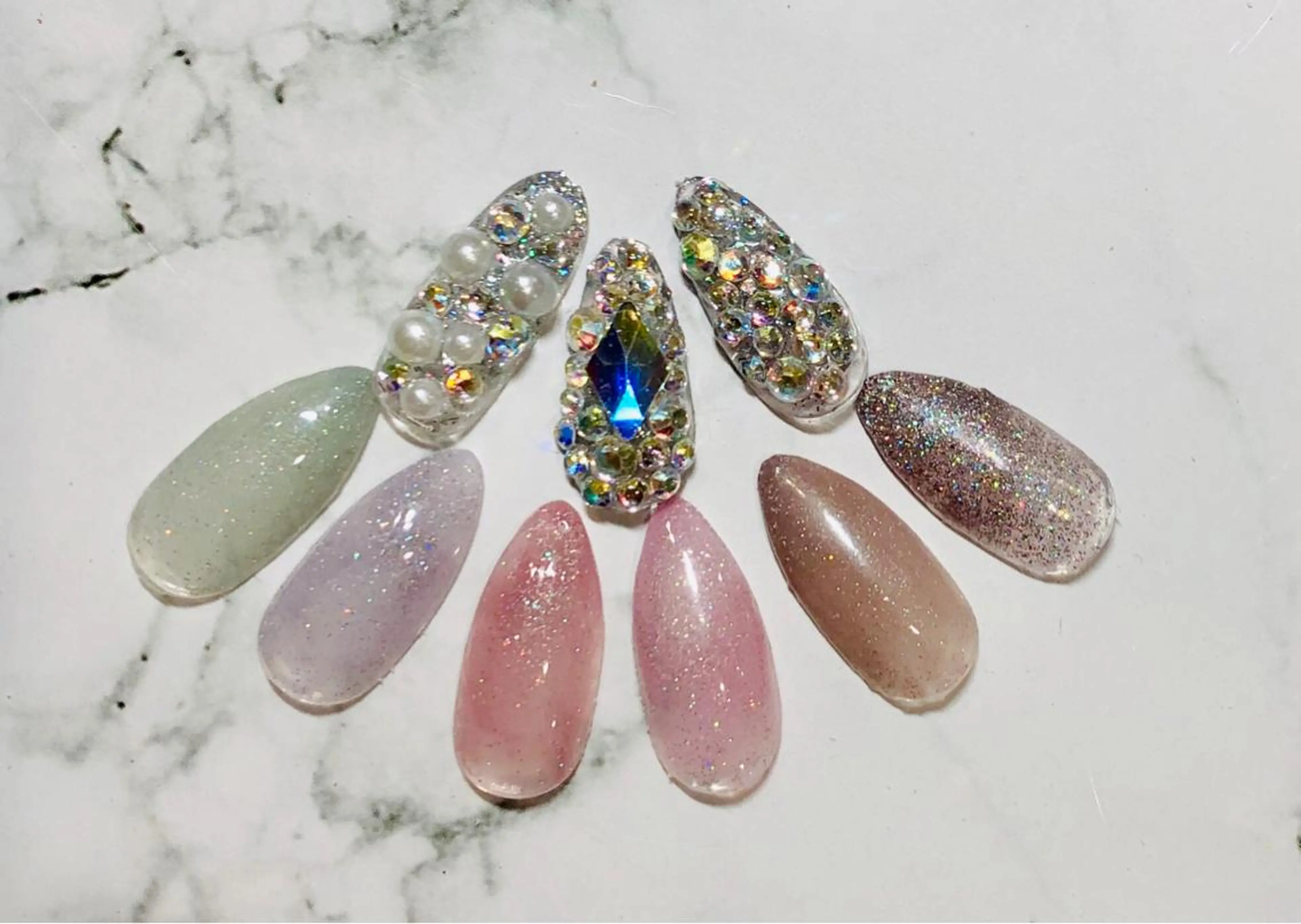 ネイル ジェルネイル ワンカラーネイル ストーンネイル Ｈ3（エイチスリー）所属・H3 hitoのネイルデザイン