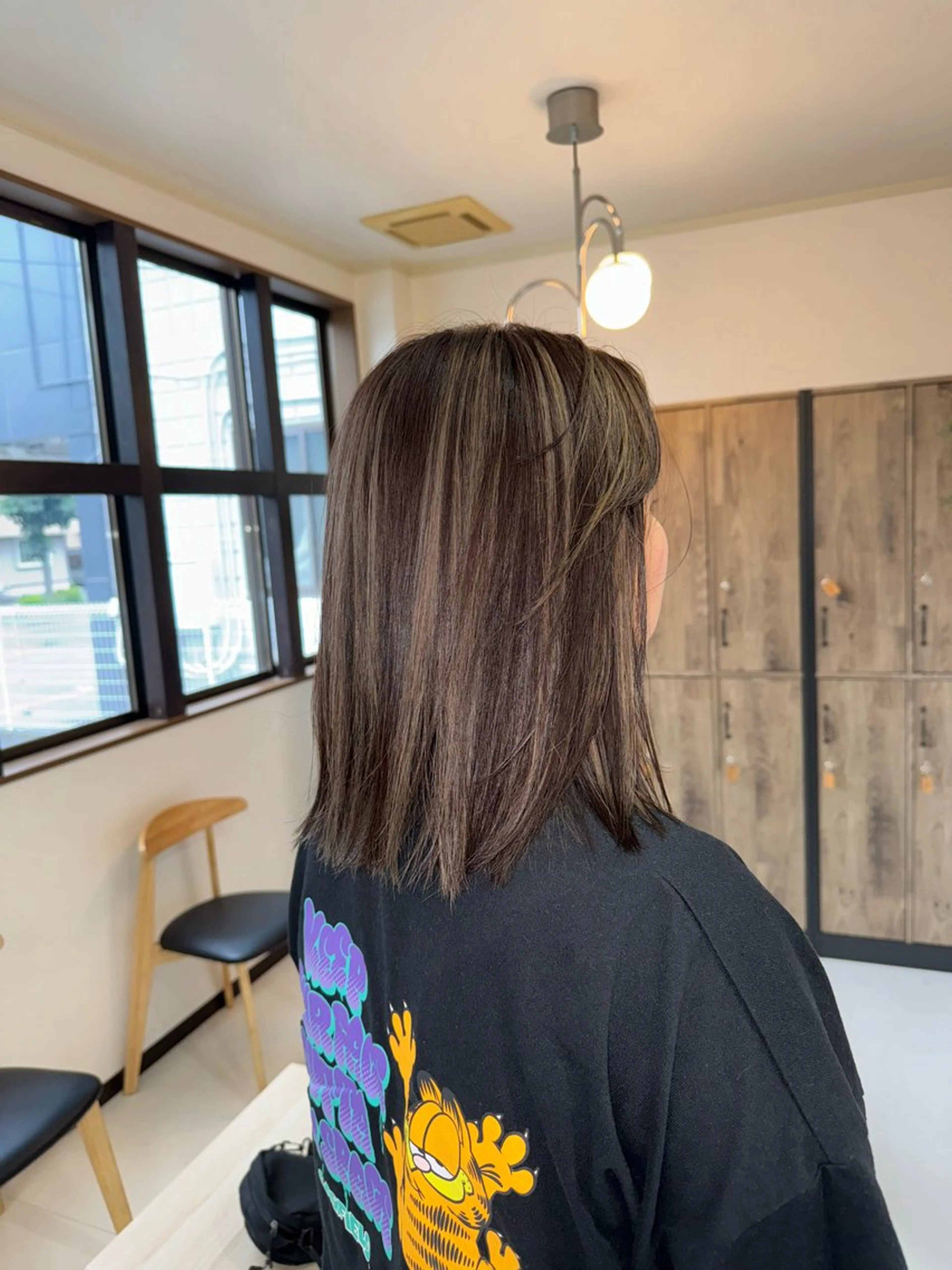 セミロング ヘアカラー 手塚 麗のヘアスタイル