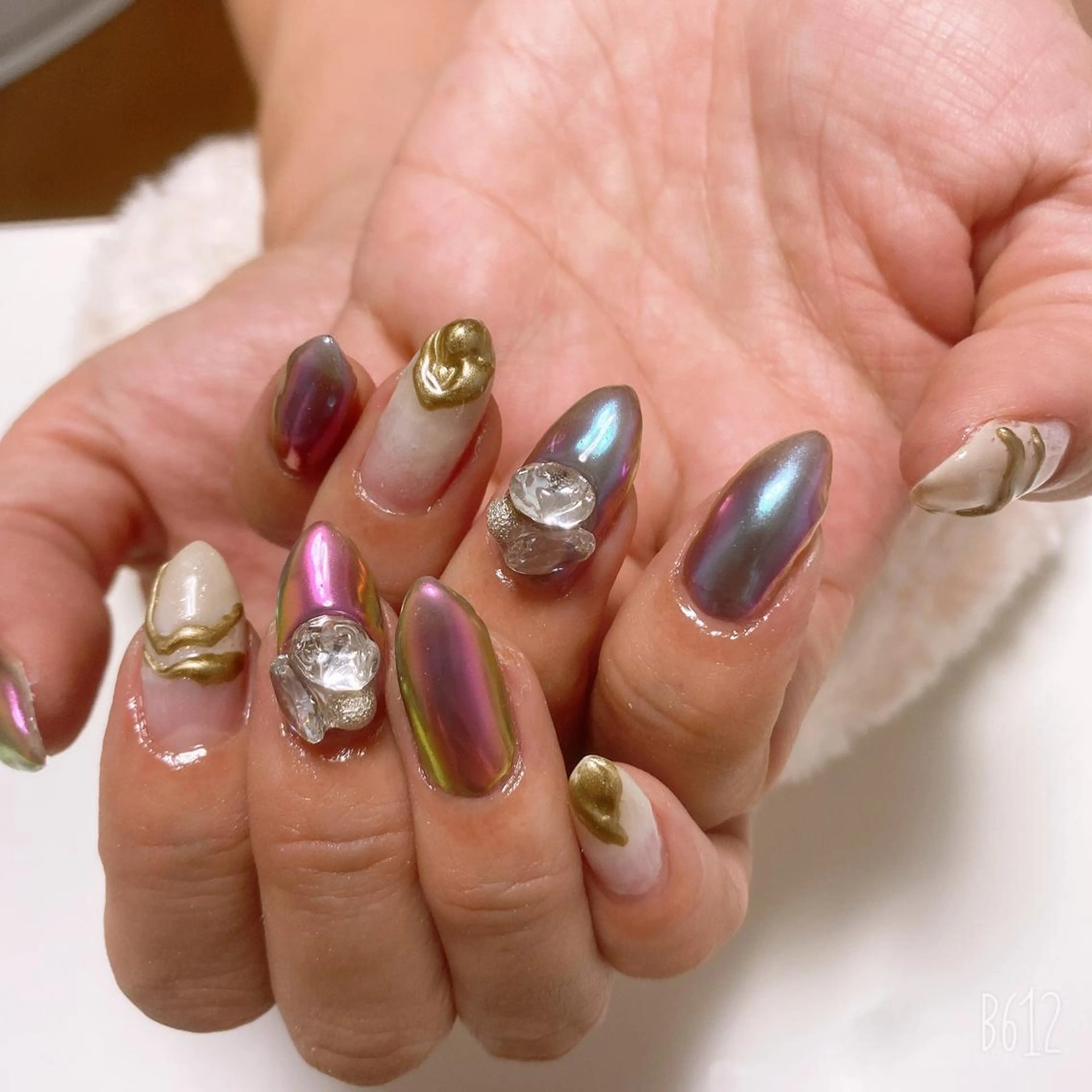 ネイル The Best Beauty受付担当のヘアスタイル