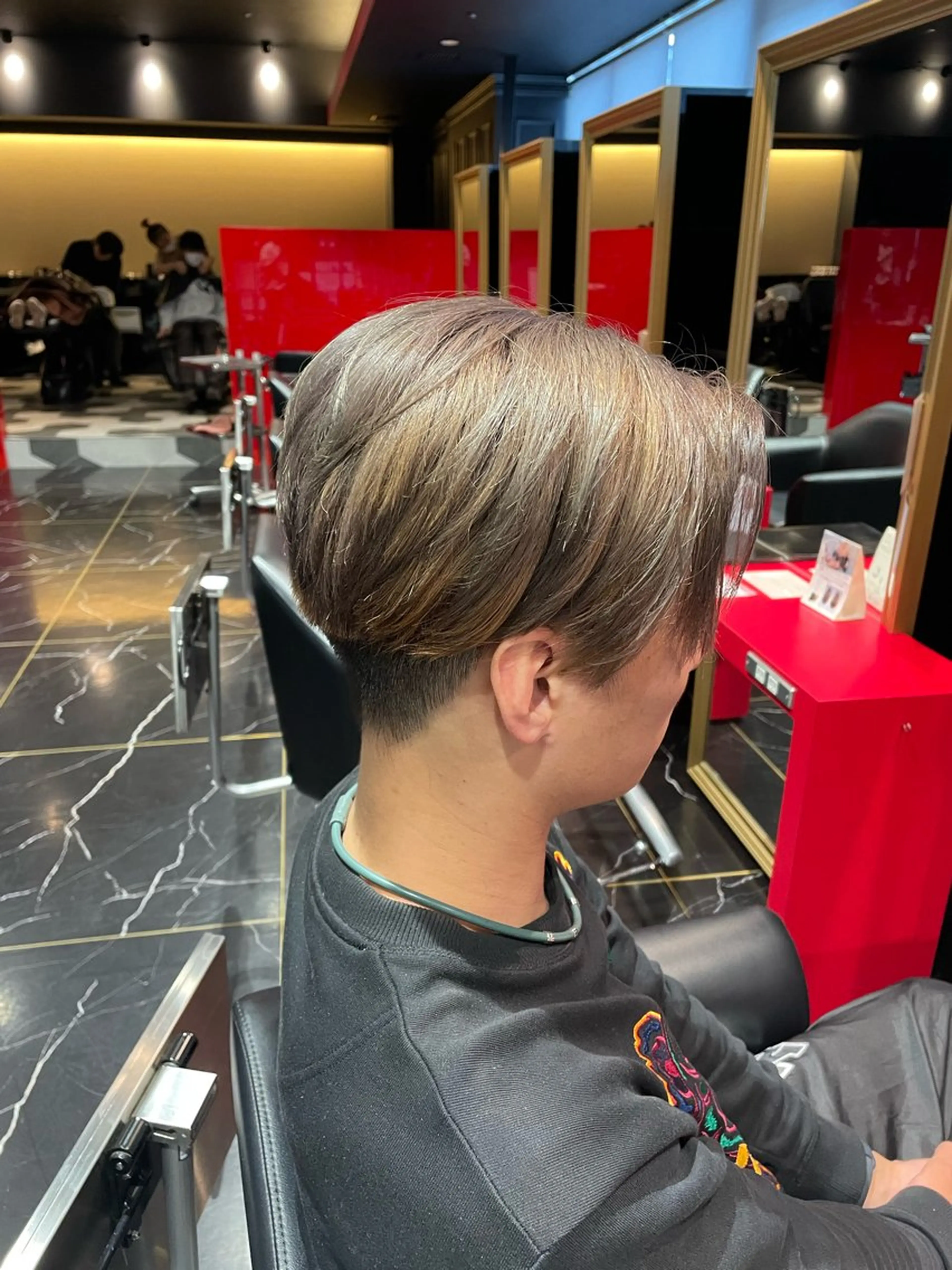 カラー メンズ 森 亜紗美のヘアスタイル