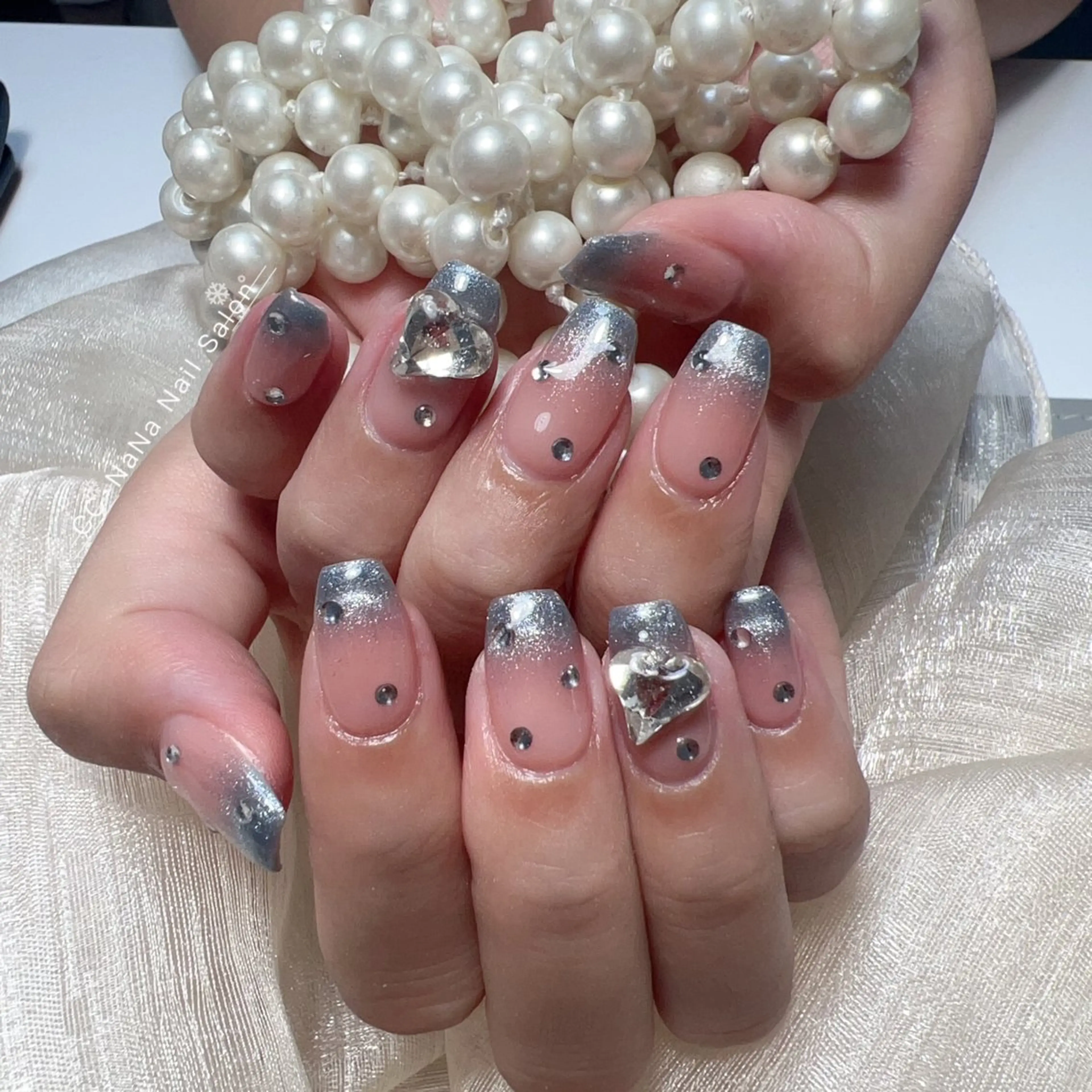 ネイル チークネイル フラッシュネイル ハート キラキラネイル 韓国ネイル ハンドネイル 💎CC・NaNa 韓国風ネイル🌙Cのネイルデザイン