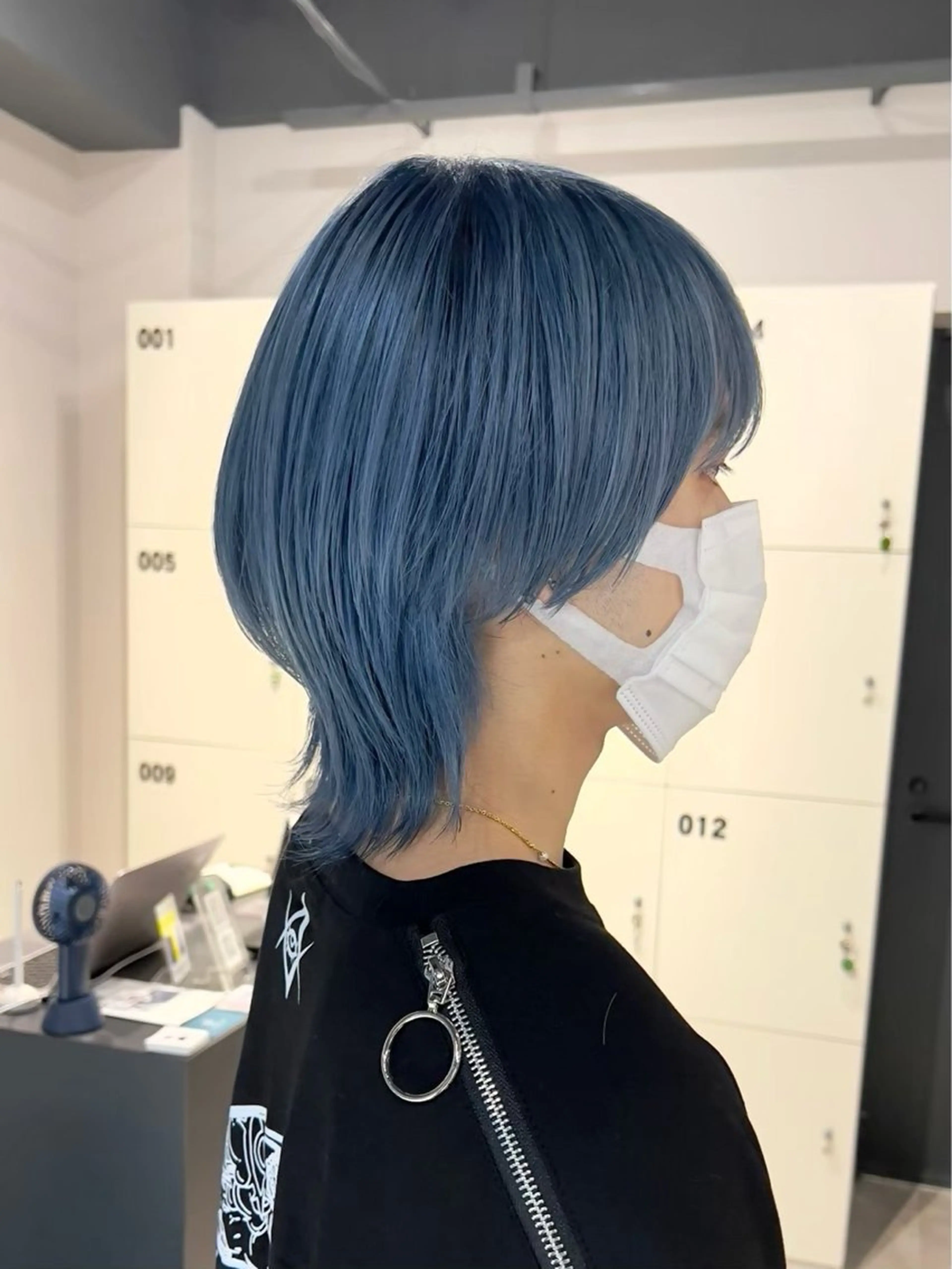 ショート カラー ブルーカラー ウルフカット 透明感カラー/レイヤ ーhinata.のヘアスタイル