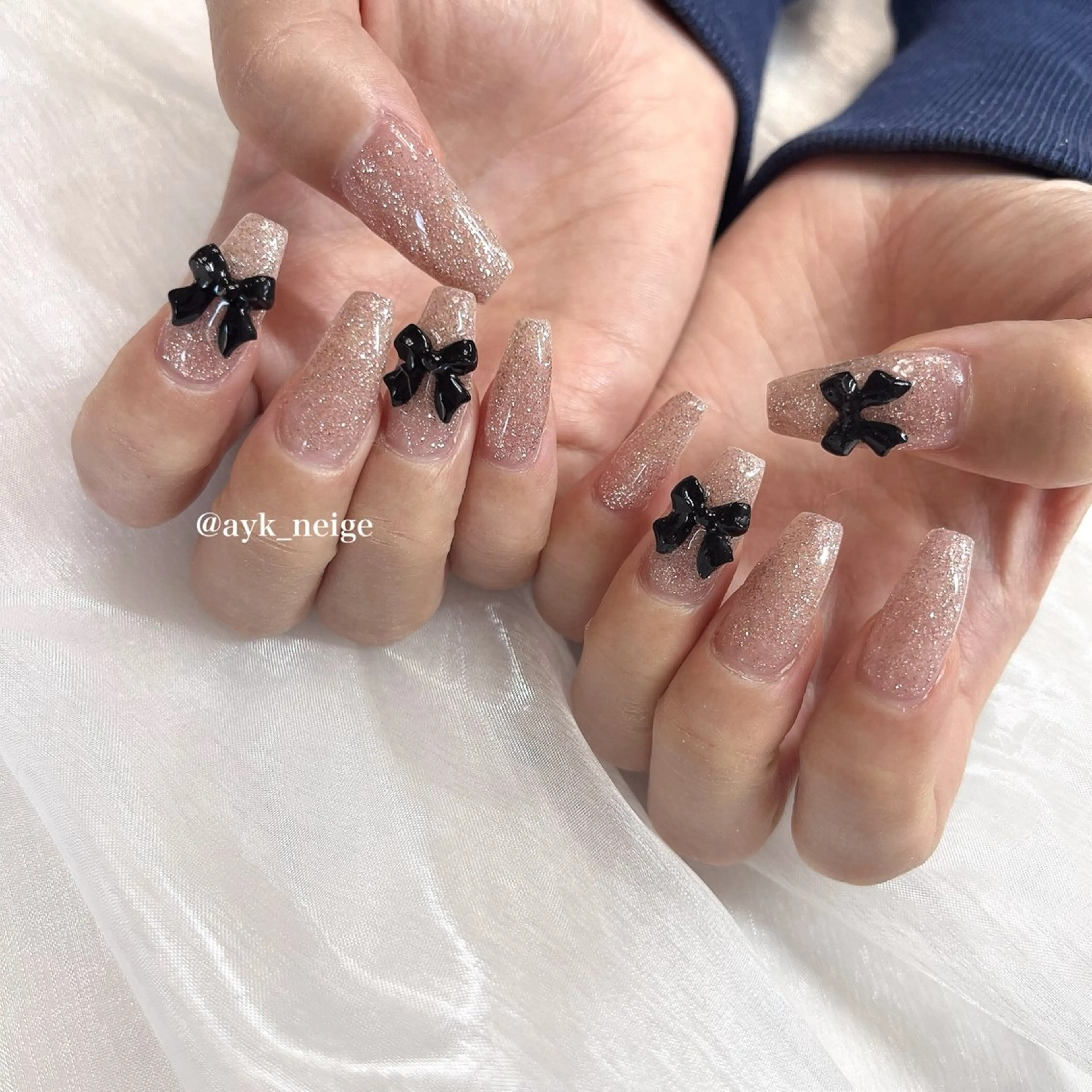 ネイル フットネイル キラキラネイル 韓国ネイル リボン n'eige nail所属・大谷 綾香のネイルデザイン