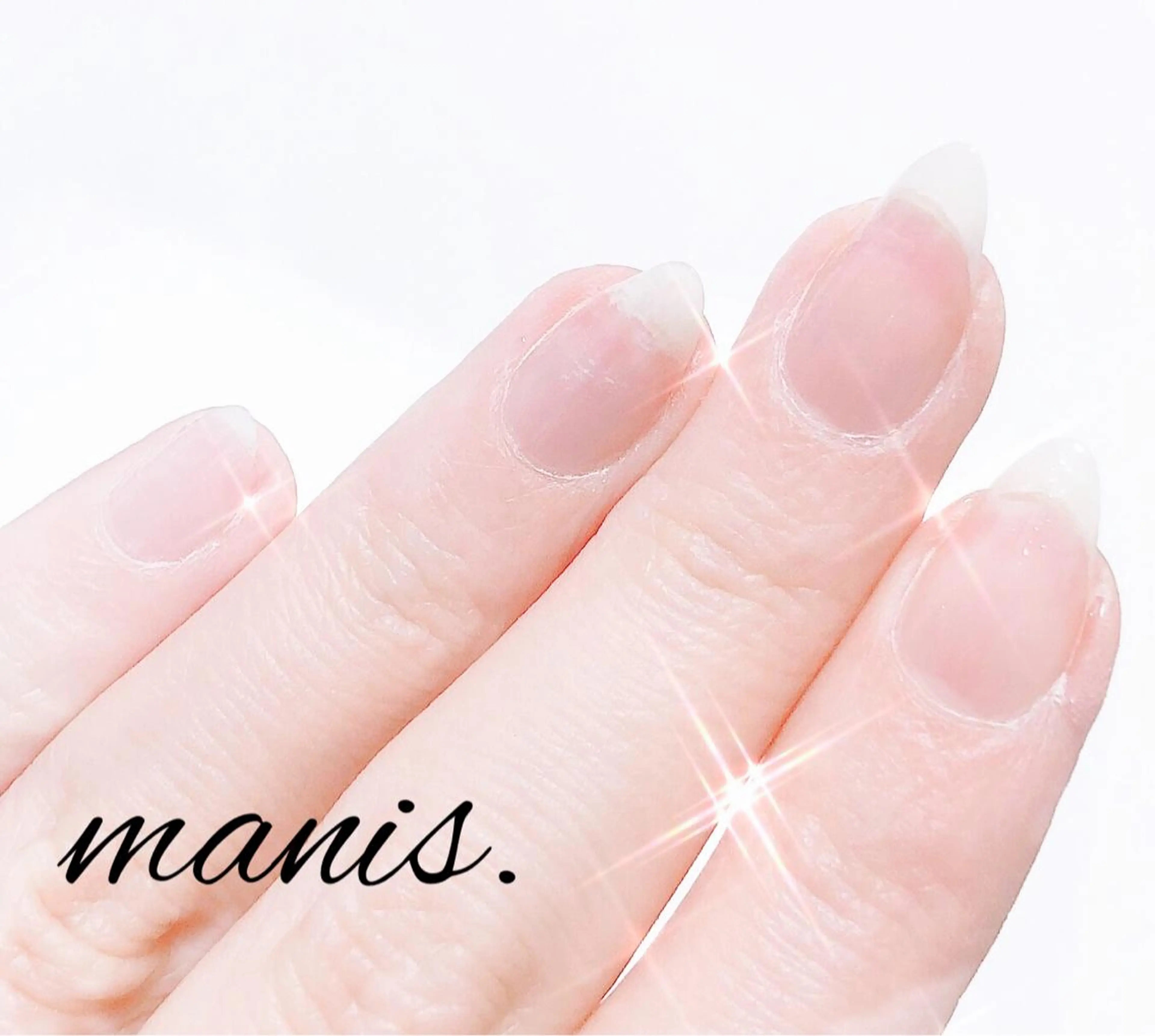 ネイル ハンドケア manis .のネイルデザイン