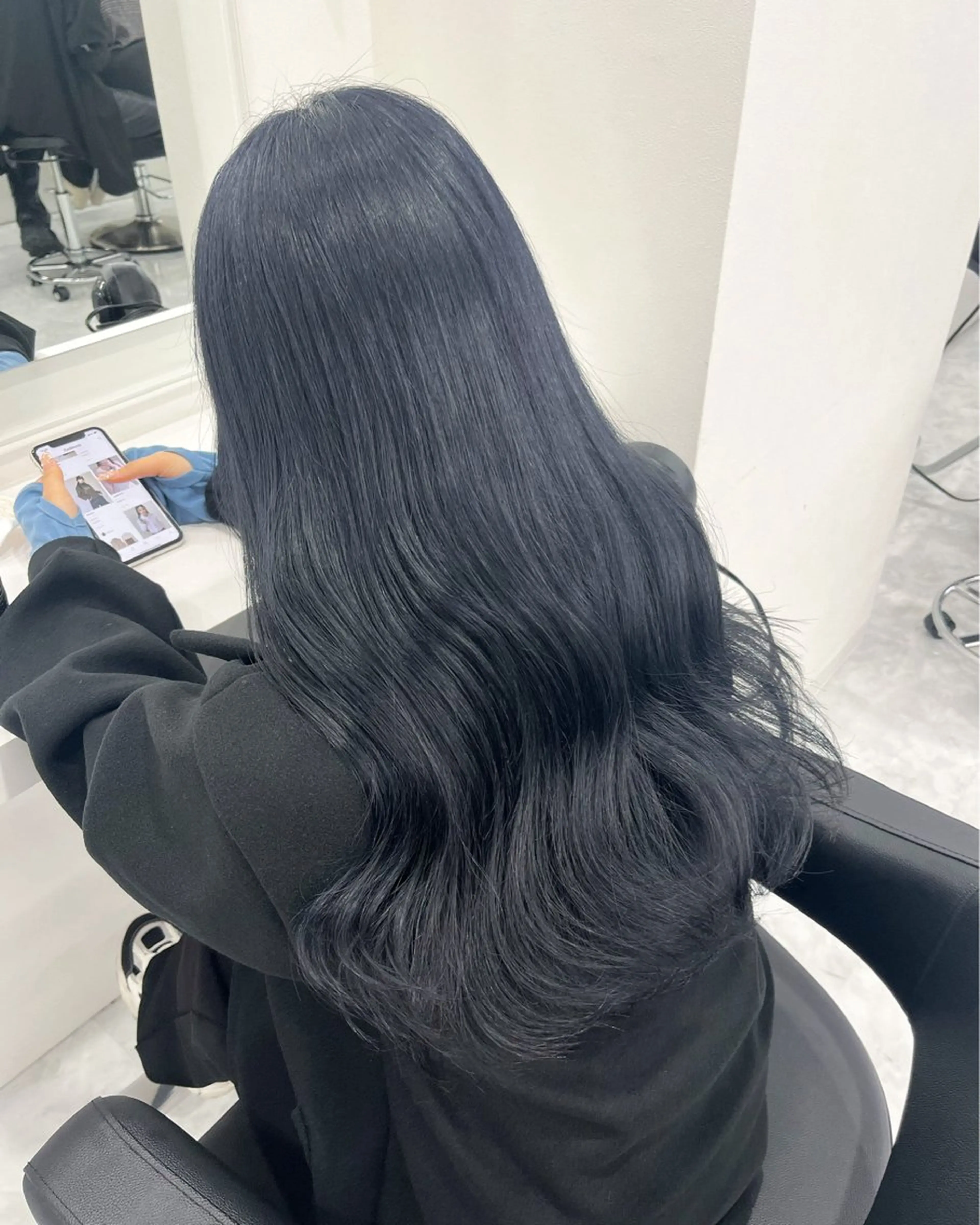 ロング カラー ヘアカラー トリートメント ヘッドスパ ヘアセット 🩵色落ち可愛い 寒色カラー🩵のヘアスタイル