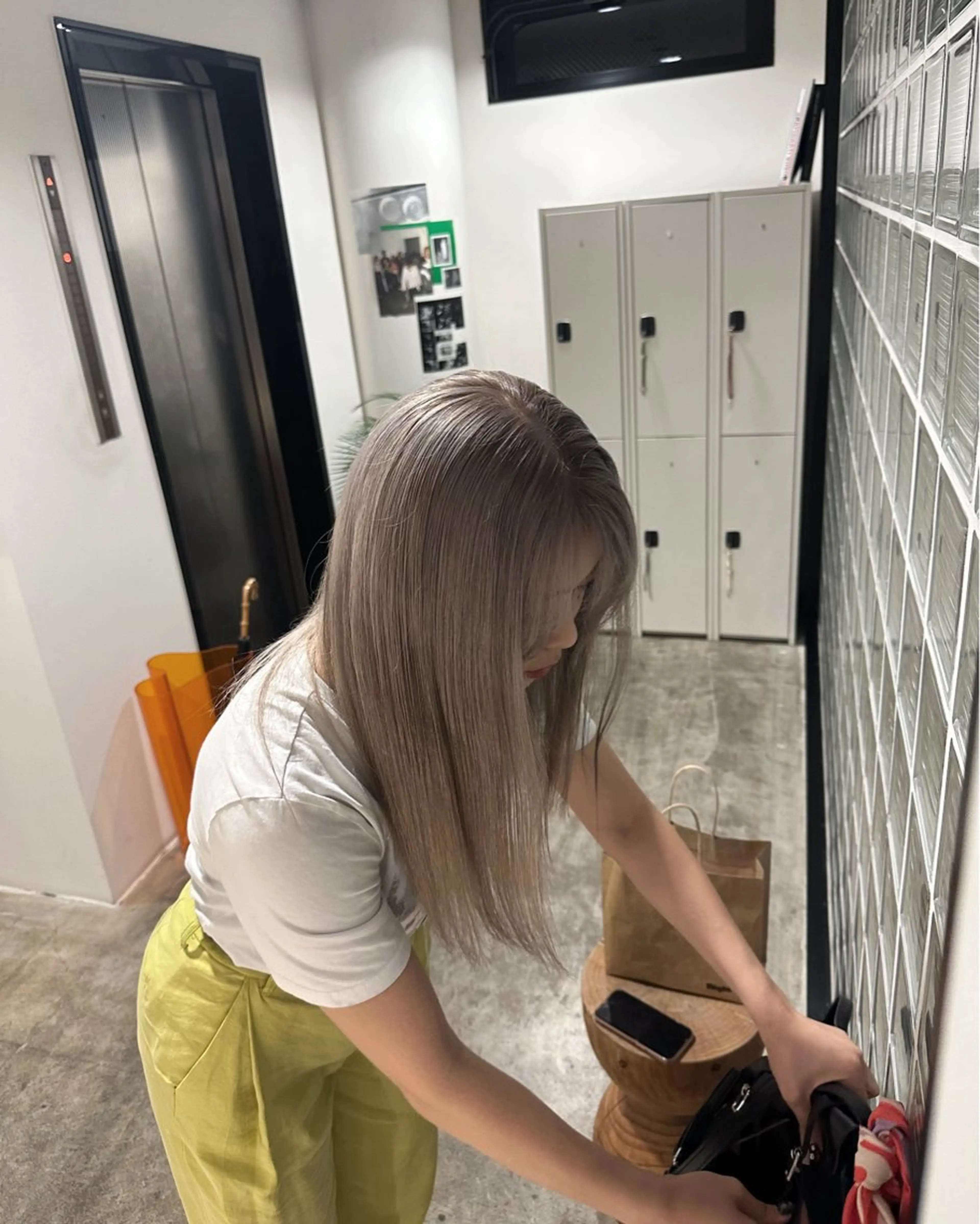 ロング カラー ベージュカラー ブリーチ ハイトーンカラー ピンクカラー シルバー カット ヘアカラー トリートメント 髪質改善/似合わせ カラー/レイヤーのヘアスタイル