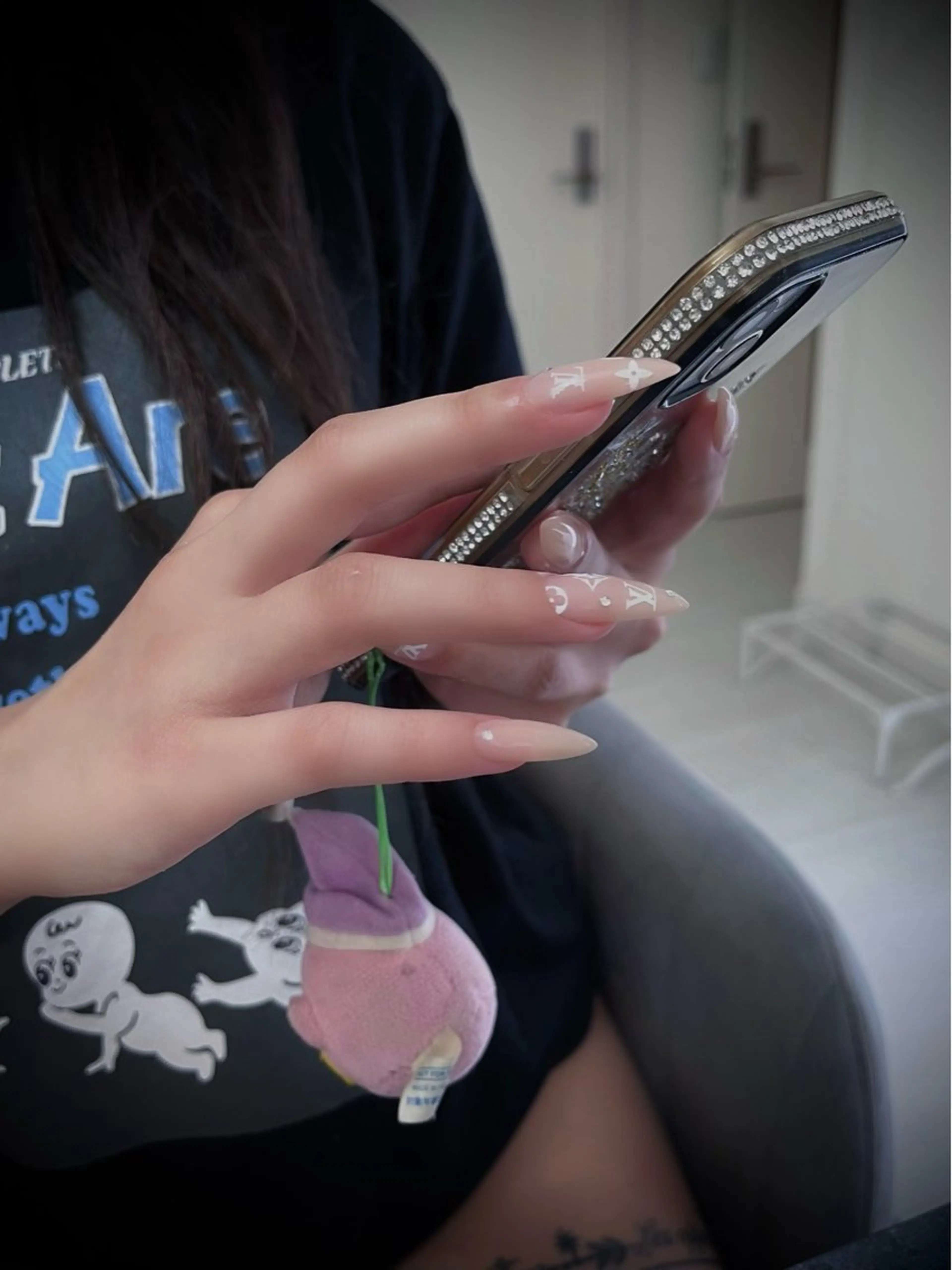 ネイル キラキラネイル マグネットネイル ワンカラーネイル スカルプネイル ワンホンネイル nine.🦋 YUKOのネイルデザイン