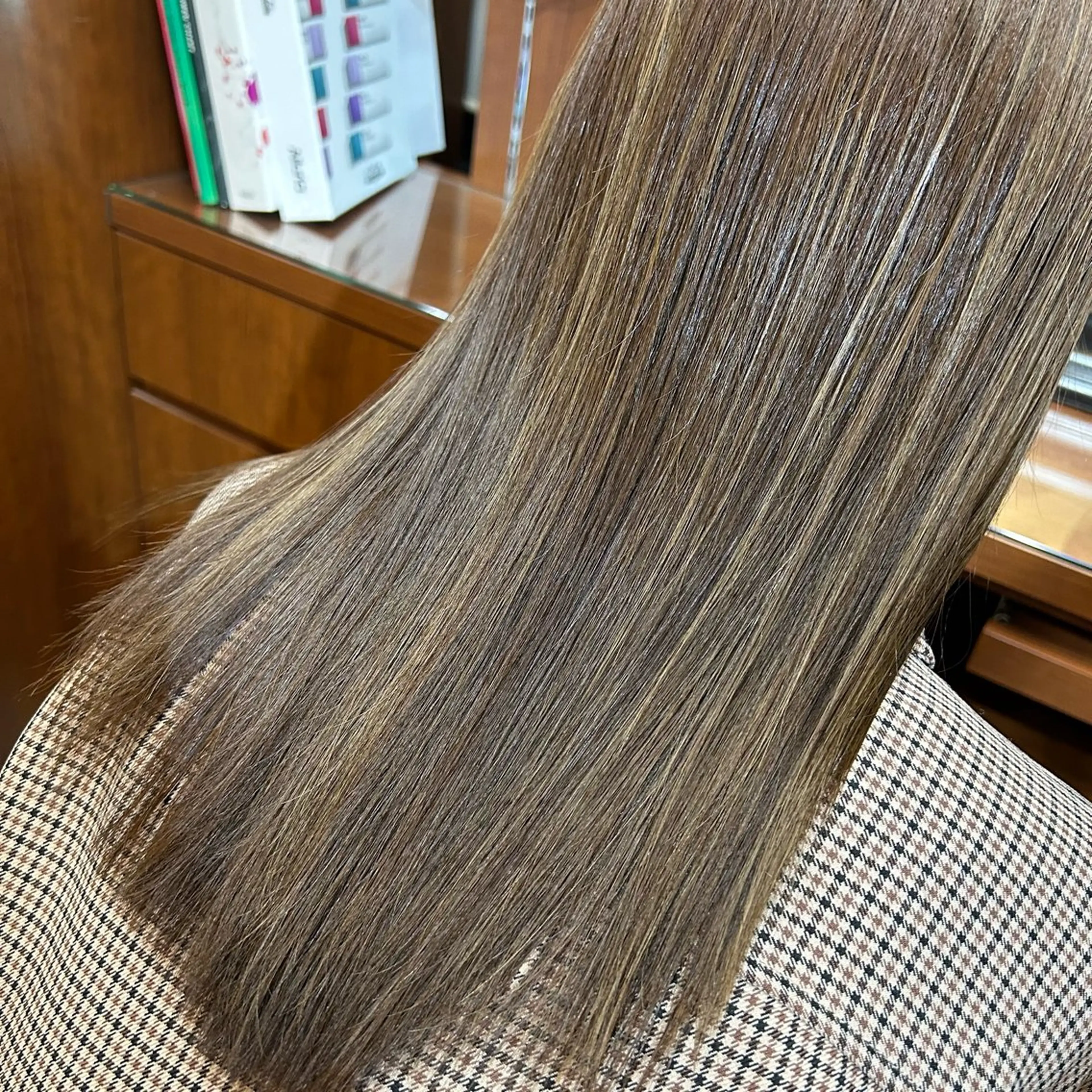 セミロング カラー ヘアカラー Ida Akaneのヘアスタイル