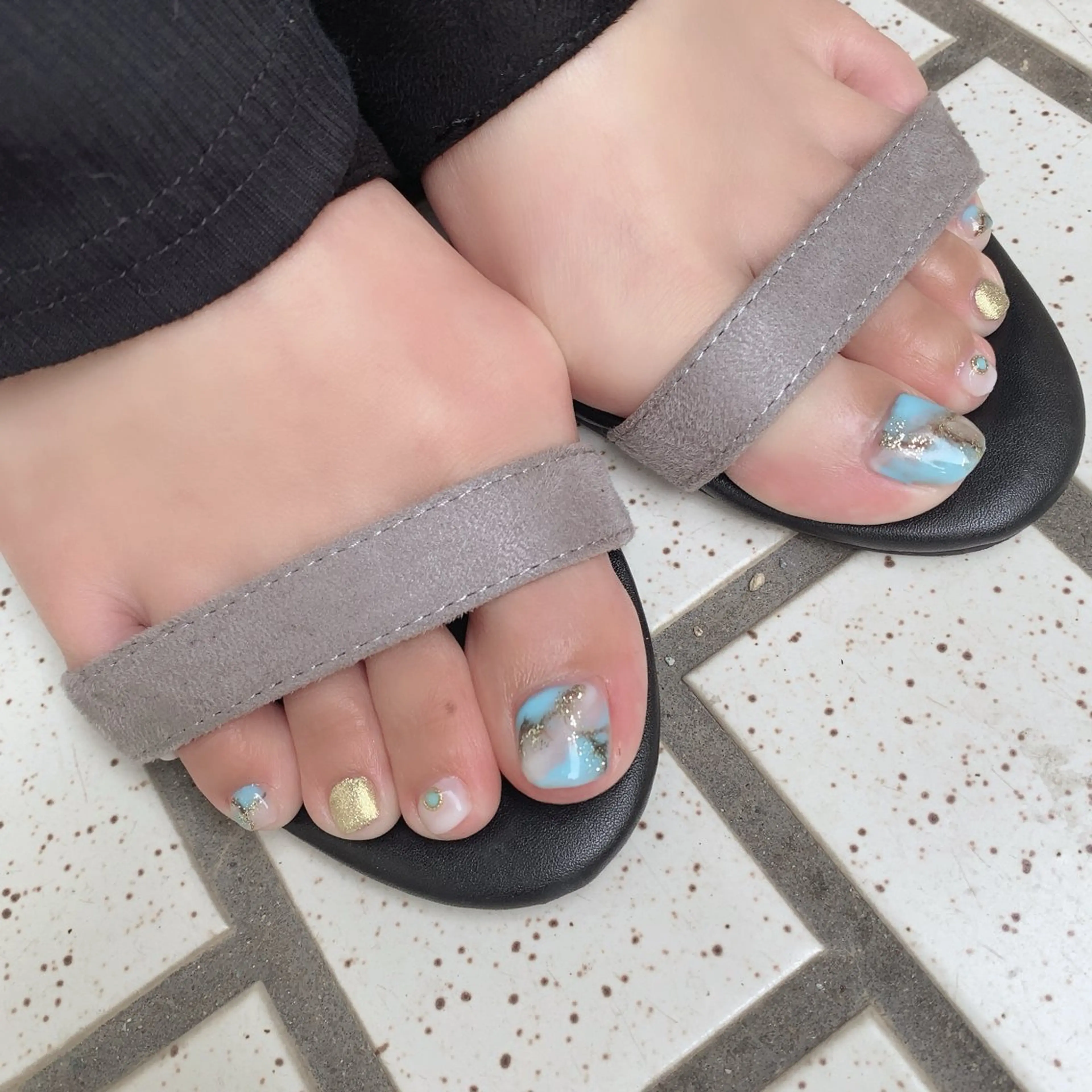 ネイル ブルー 大理石ネイル(マーブル) フットネイル マジョリカ ブルーのネイルデザイン