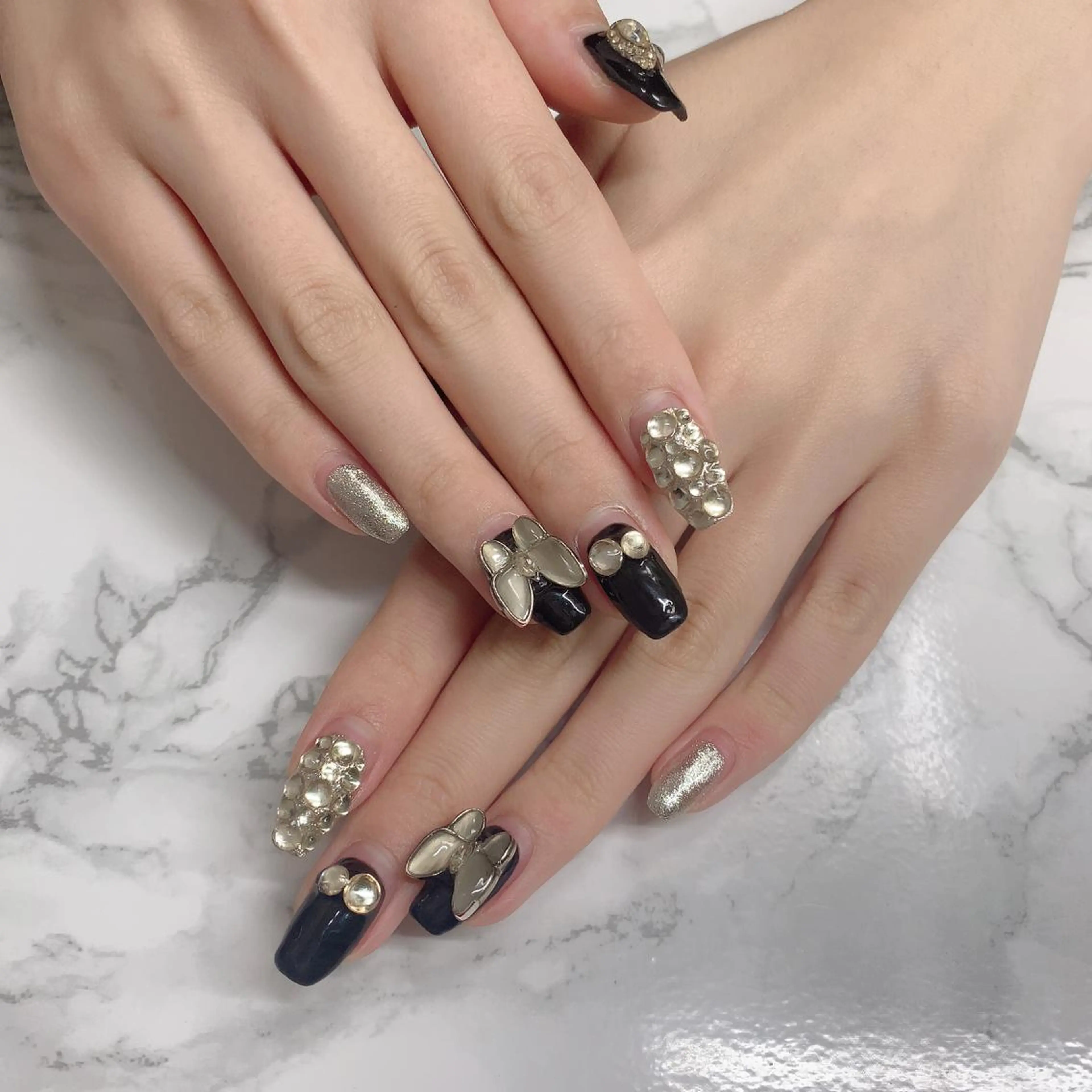 ネイル はな💎ネイル ワンホン、長さ出しのネイルデザイン