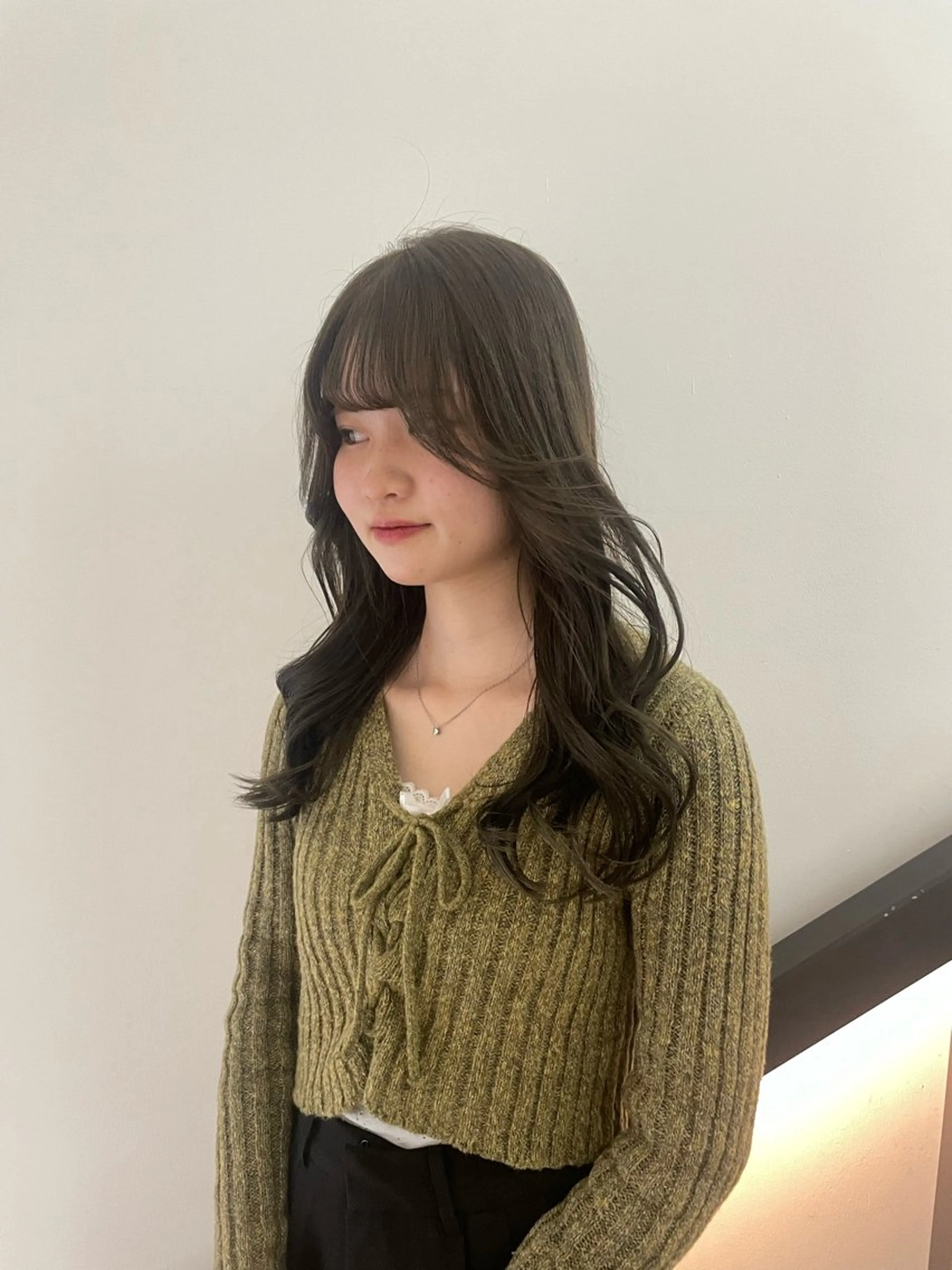 セミロング カラー ヘアカラー 🌟暖色系ハイトーン 🌟AIのヘアスタイル