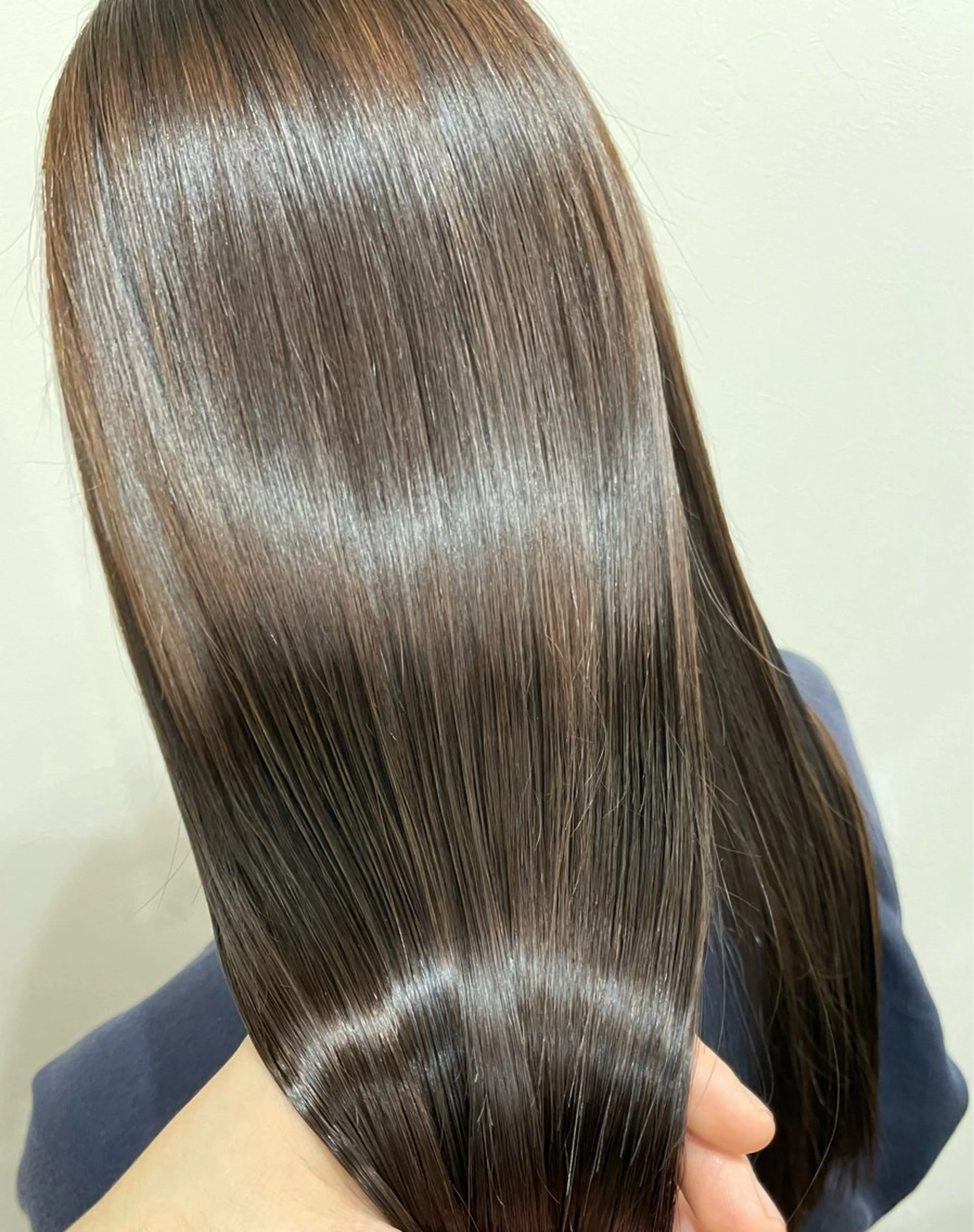 【髪質改善・鏡面仕上げ縮毛矯正】カット+改善極潤美容液TRの写真