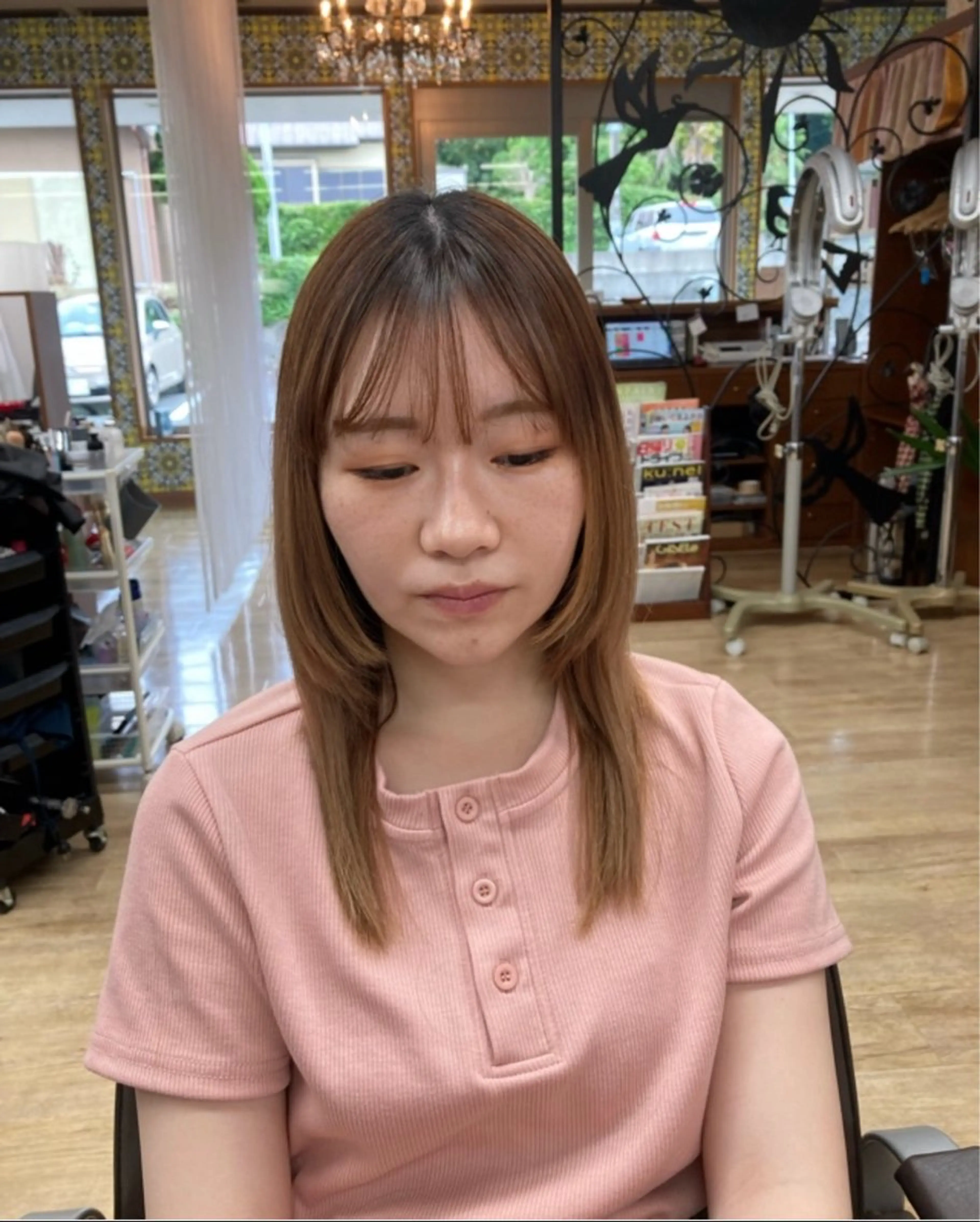 セミロング 顔周りカット レイヤーカット 小顔カット SOL所属・saya kaのヘアスタイル