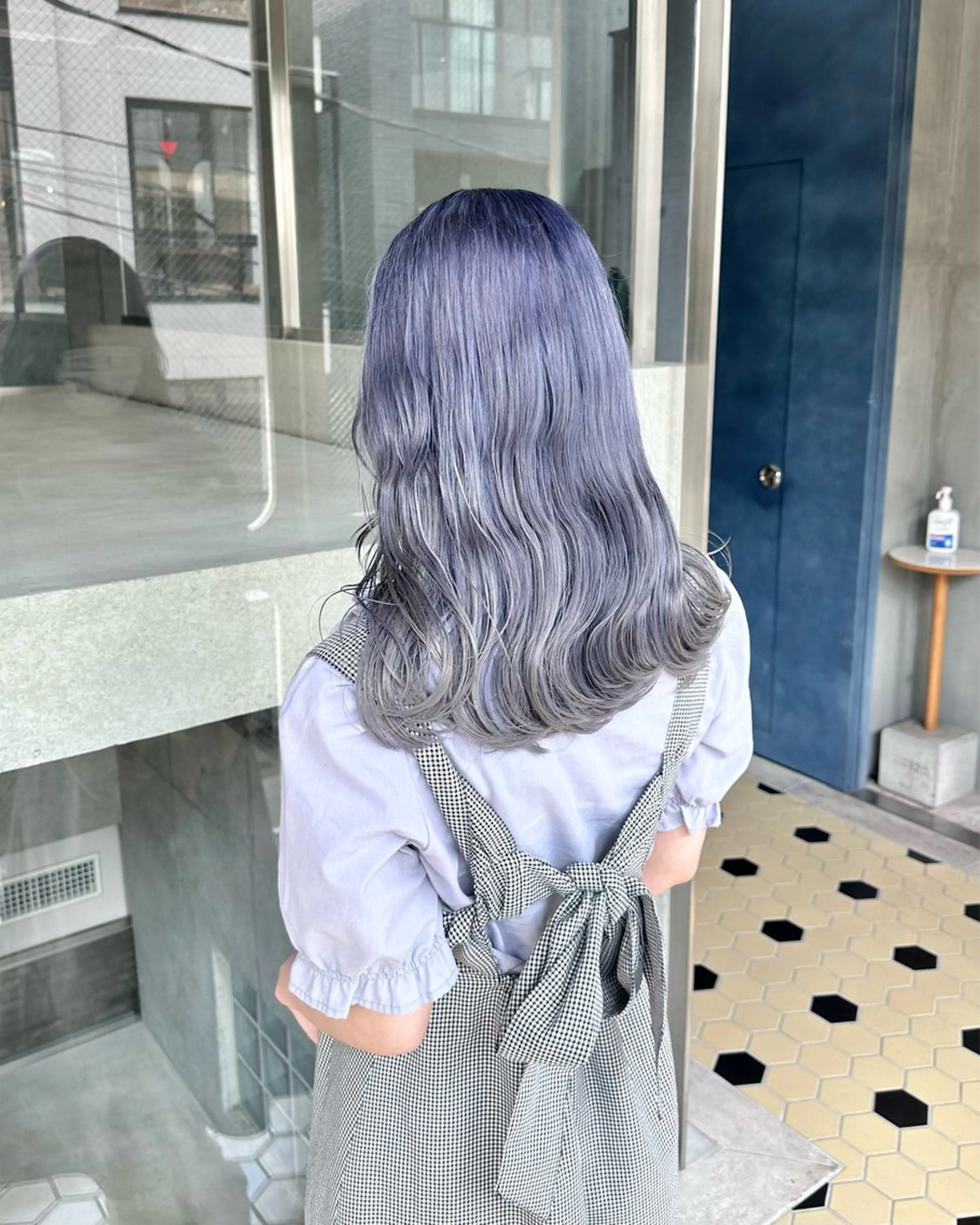 セミロング ヘアカラー トリートメント 抜きっぱなしブロンド ササキカズマのヘアスタイル