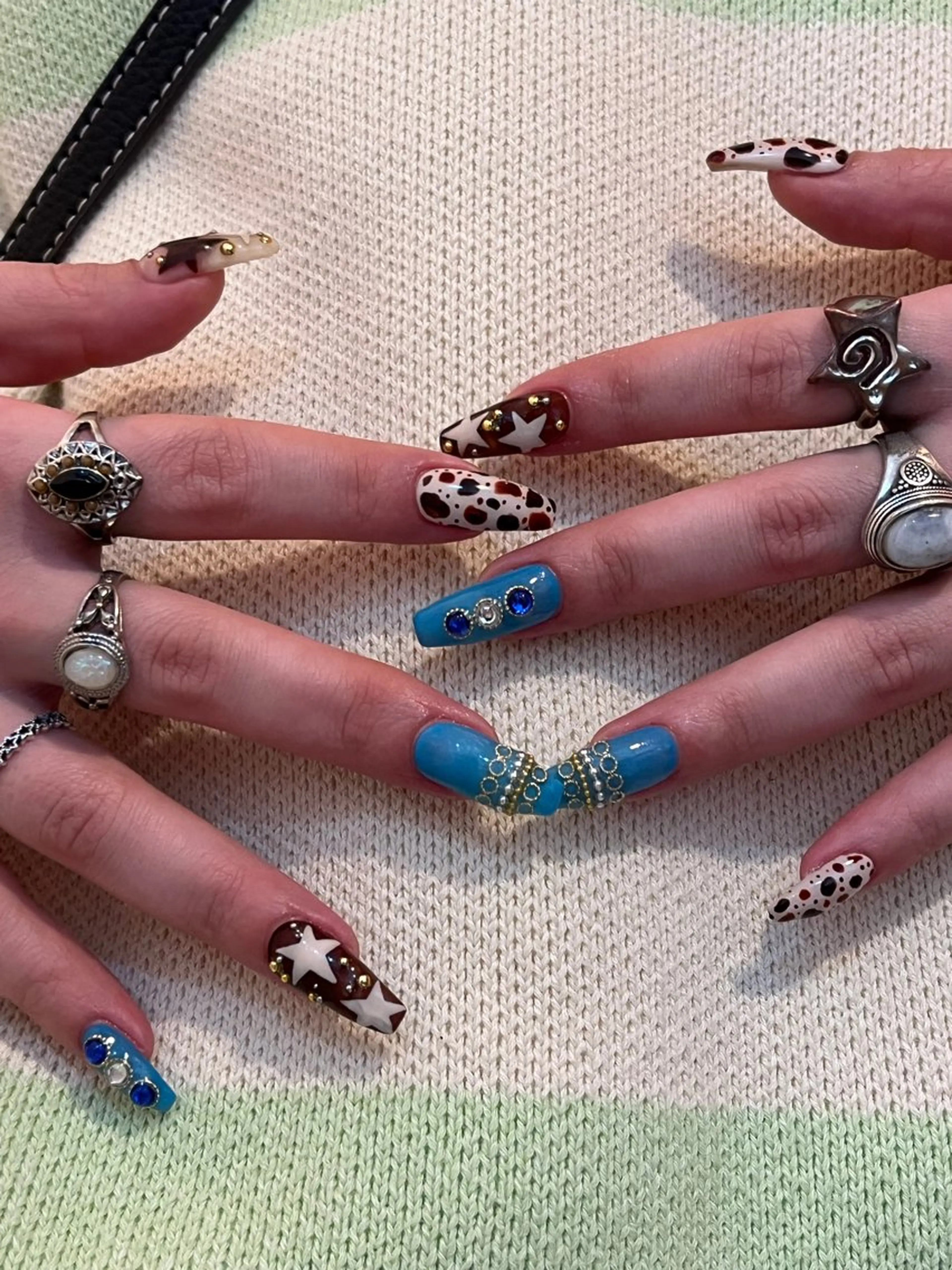 ネイル 文 /個性派ネイルのネイルデザイン