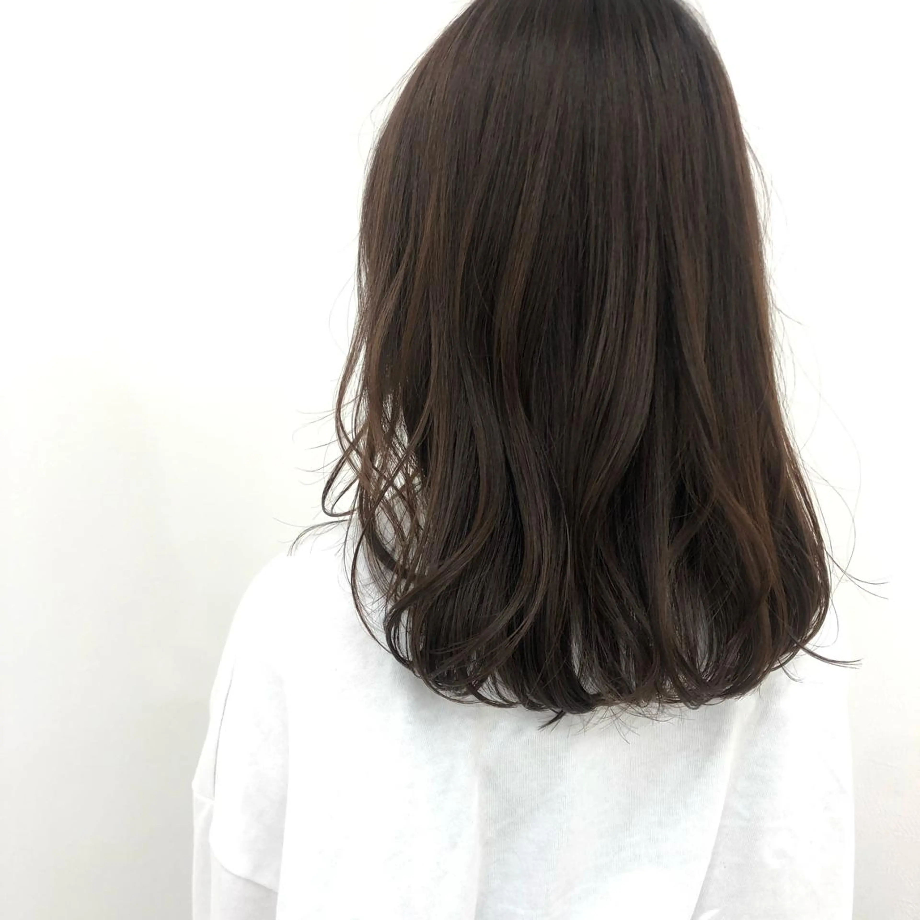 セミロング 堀越 エリのヘアスタイル