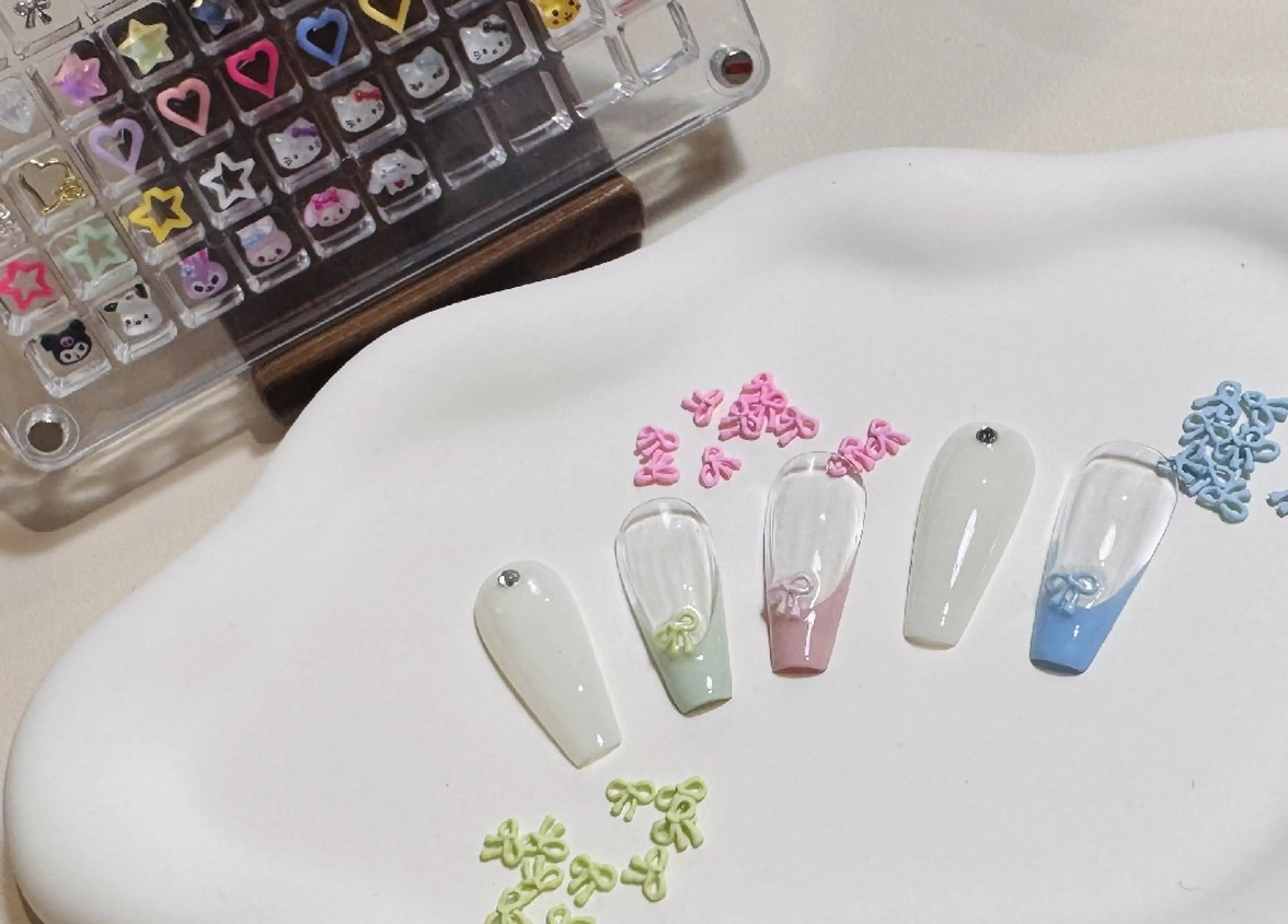 ネイル フットネイル フレンチネイル ジェルネイル ガラスフレンチ 韓国ネイル ハンドネイル ハンドケア MoriseNail 原宿店のネイルデザイン