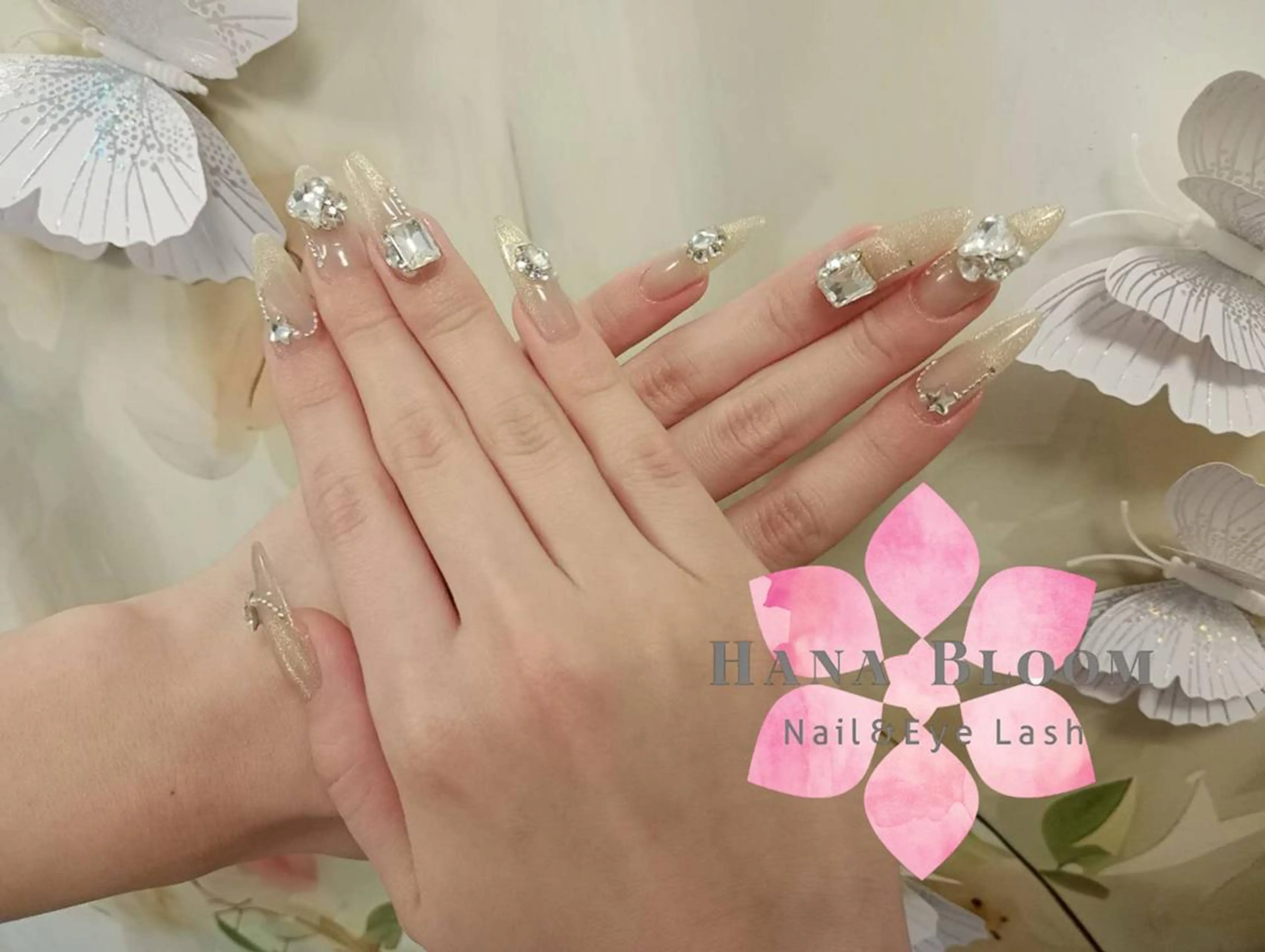ネイル 長さ出し フレンチネイル ジェルネイル マグネットネイル 持ち込み ハンドネイル ハンドケア Hana Bloom Nail 渋谷道玄坂のネイルデザイン