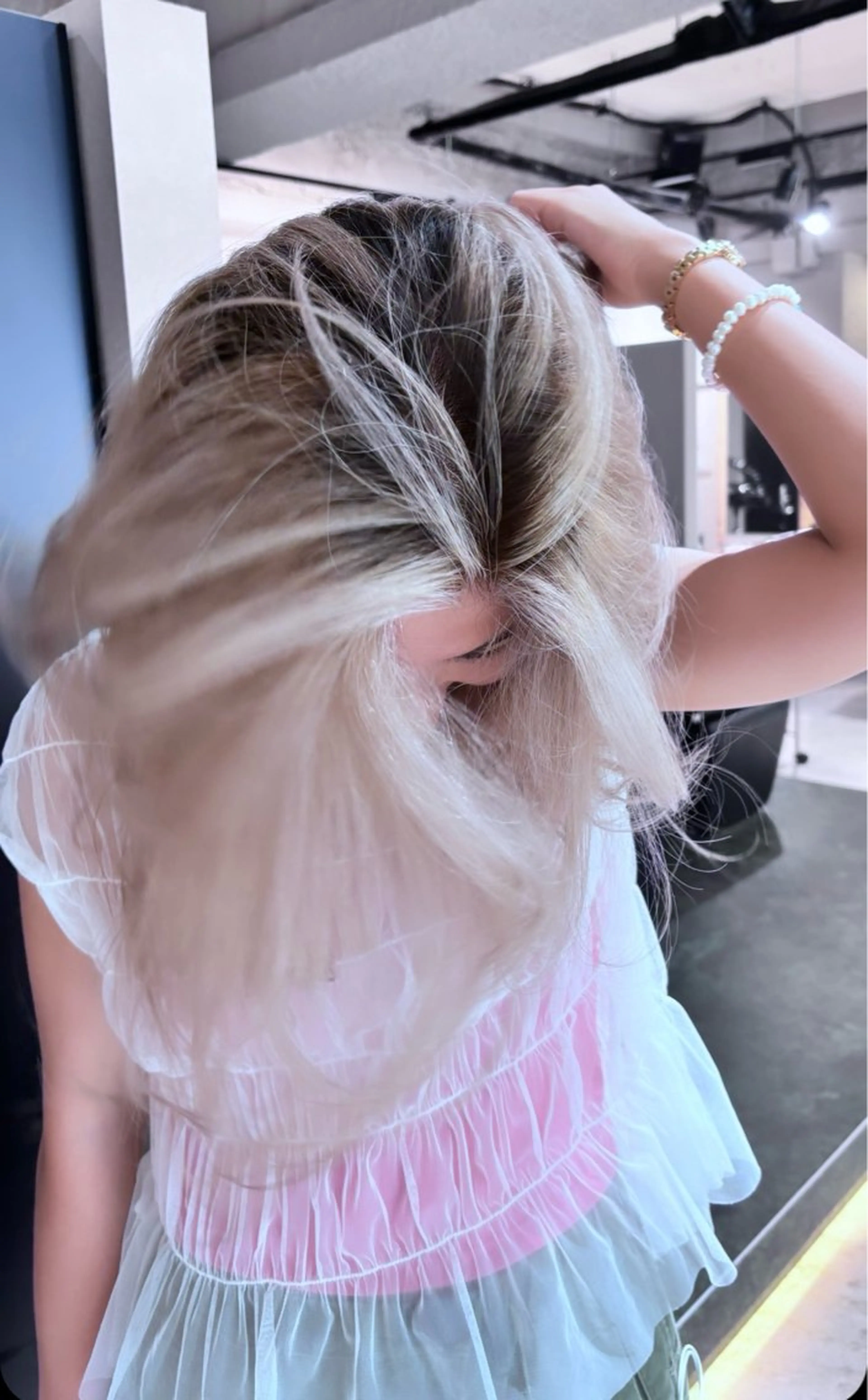 ミディアム karin💋海外 レイヤーカットのヘアスタイル