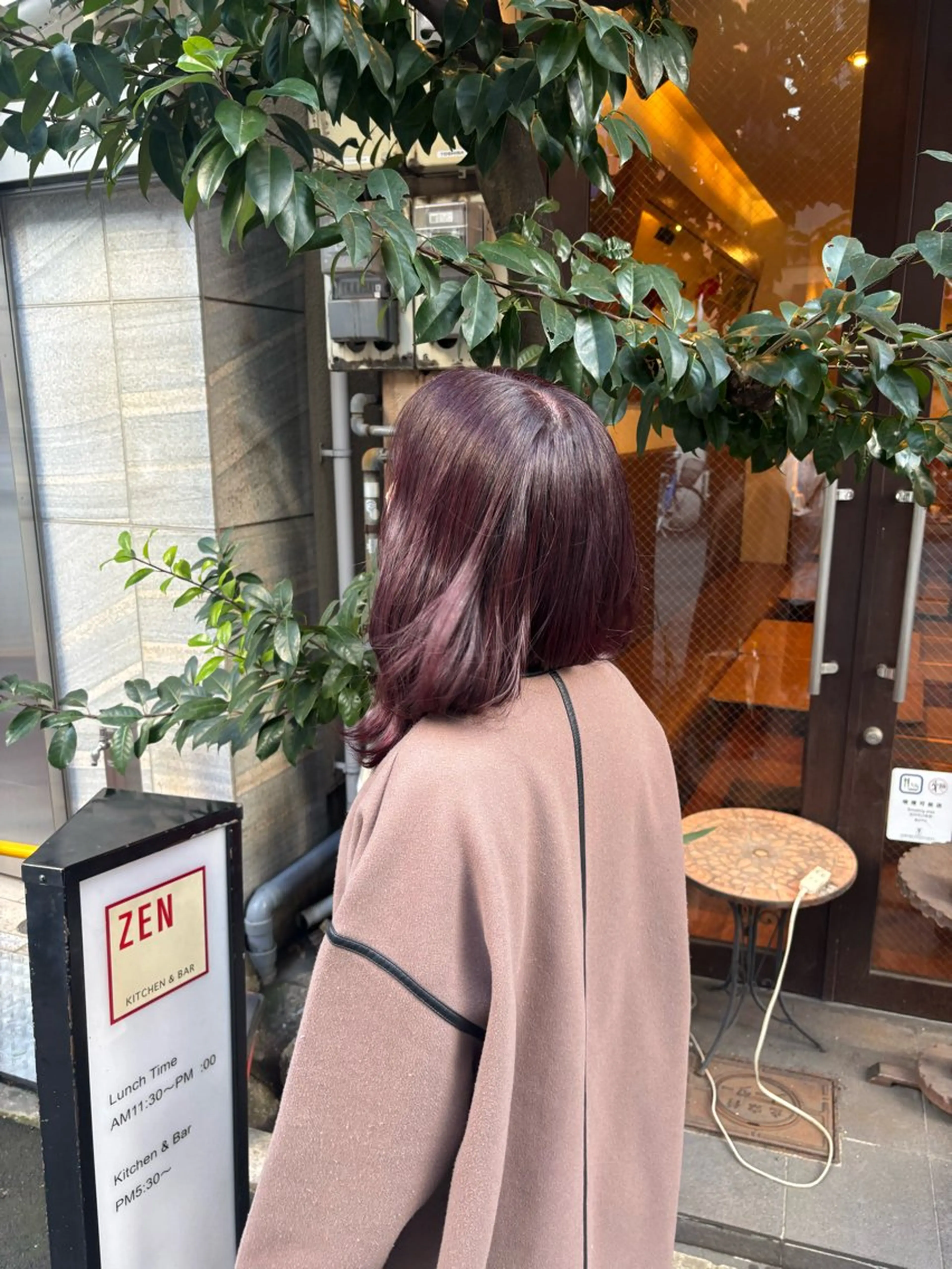 ミディアム カラー 平瀬 胡桃のヘアスタイル