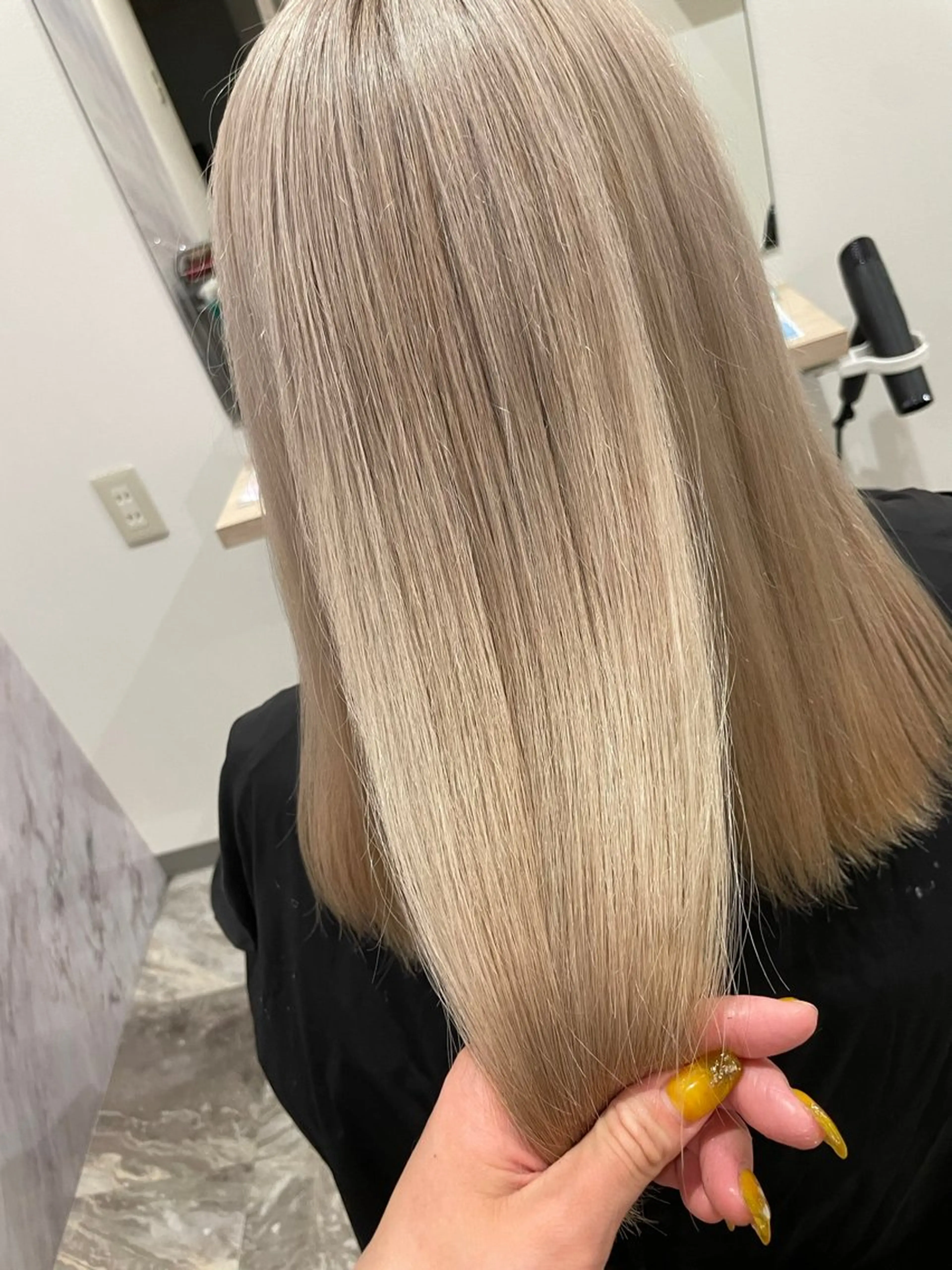 ミディアム 大谷 杏菜のヘアスタイル