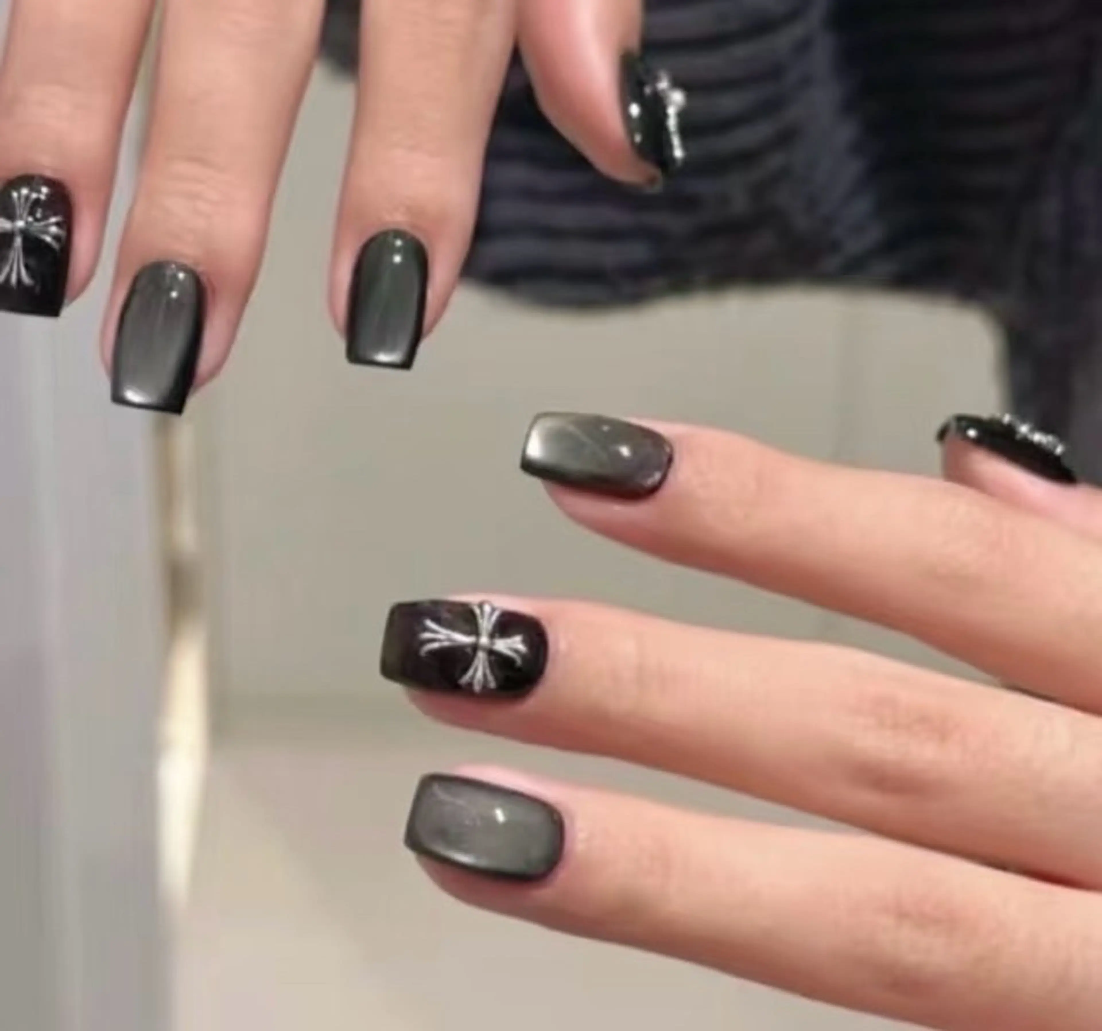 ネイル 高木 維麗絲のネイルデザイン