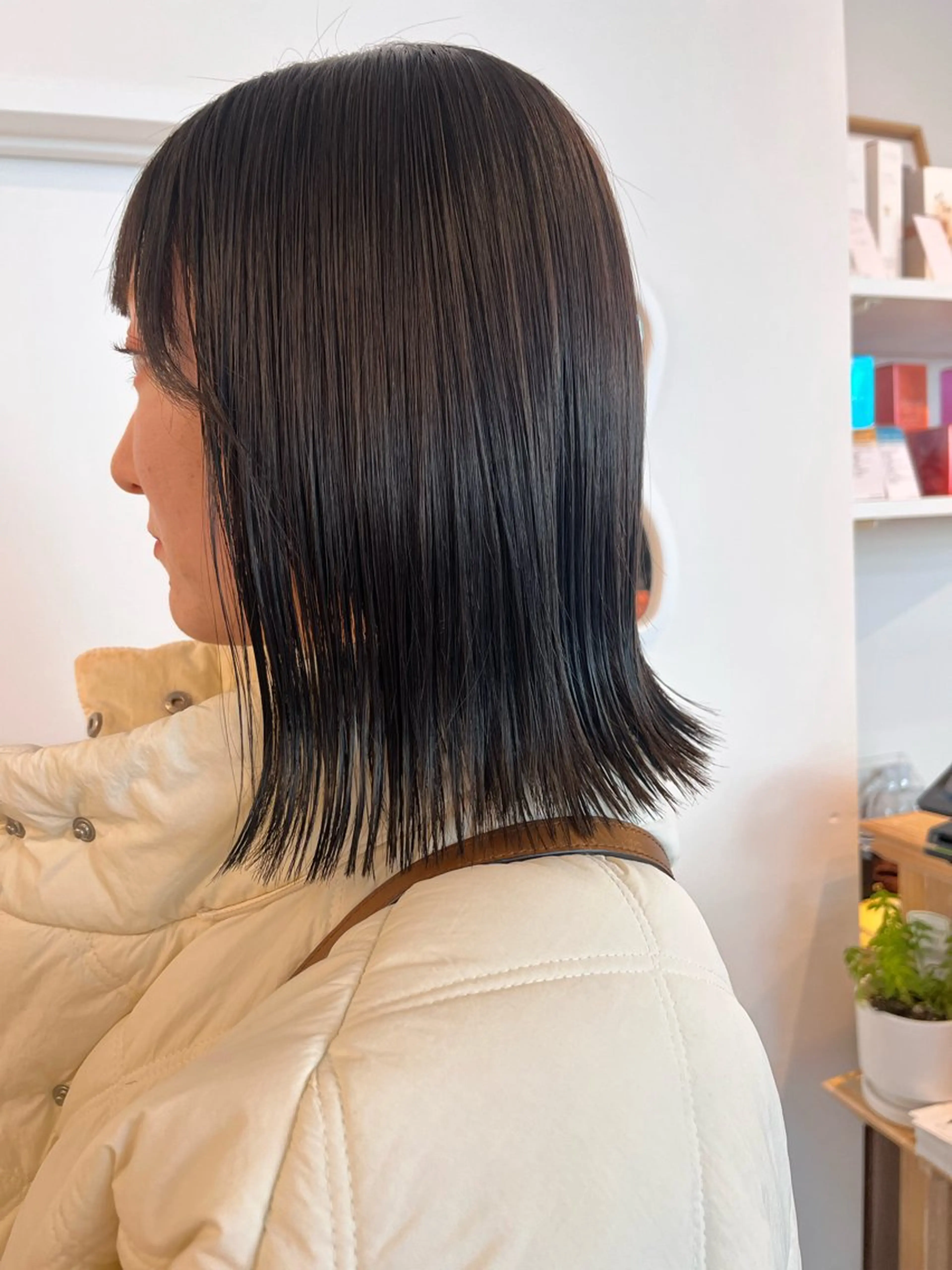 ミディアム カラー グレージュ オリーブグレージュ オリーブグレー カット ヘアカラー レイヤーカット/韓国 ヘア/ honokaのヘアスタイル