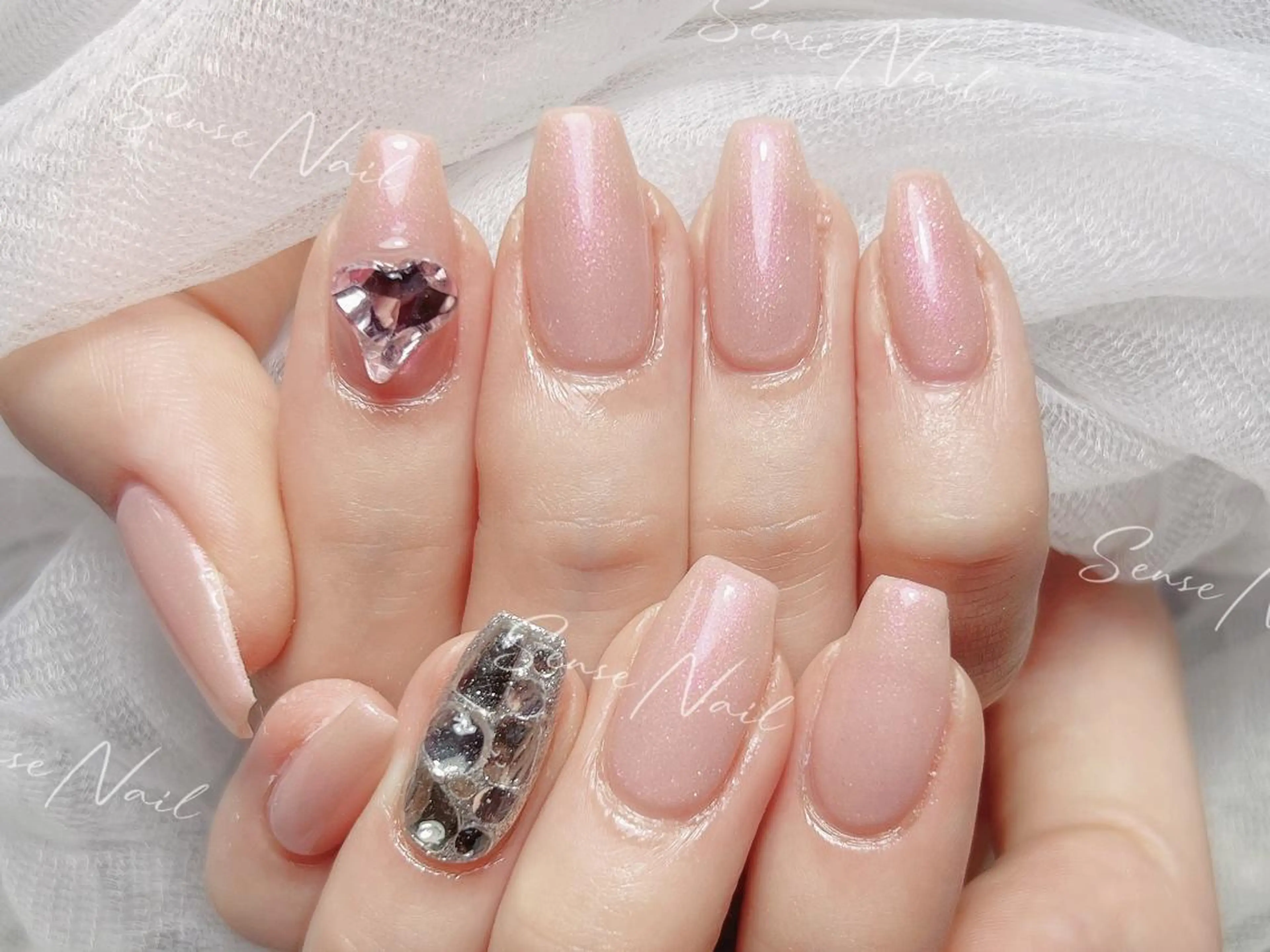 ネイル ハンドネイル ハンドケア Queening 🦋のネイルデザイン