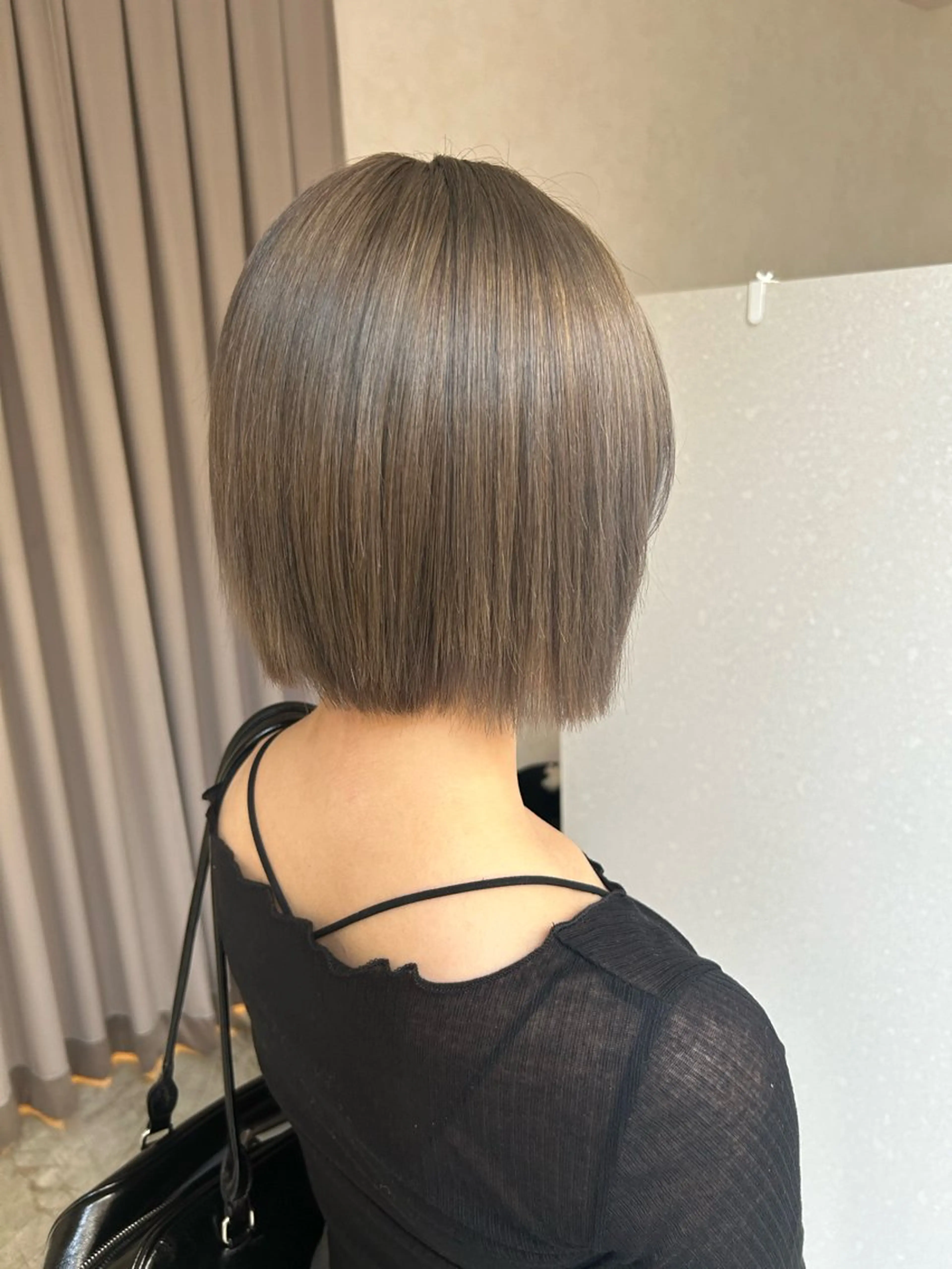 カラー ベージュカラー ブリーチ オリーブベージュ 心斎橋🤍inity KIKOのヘアスタイル