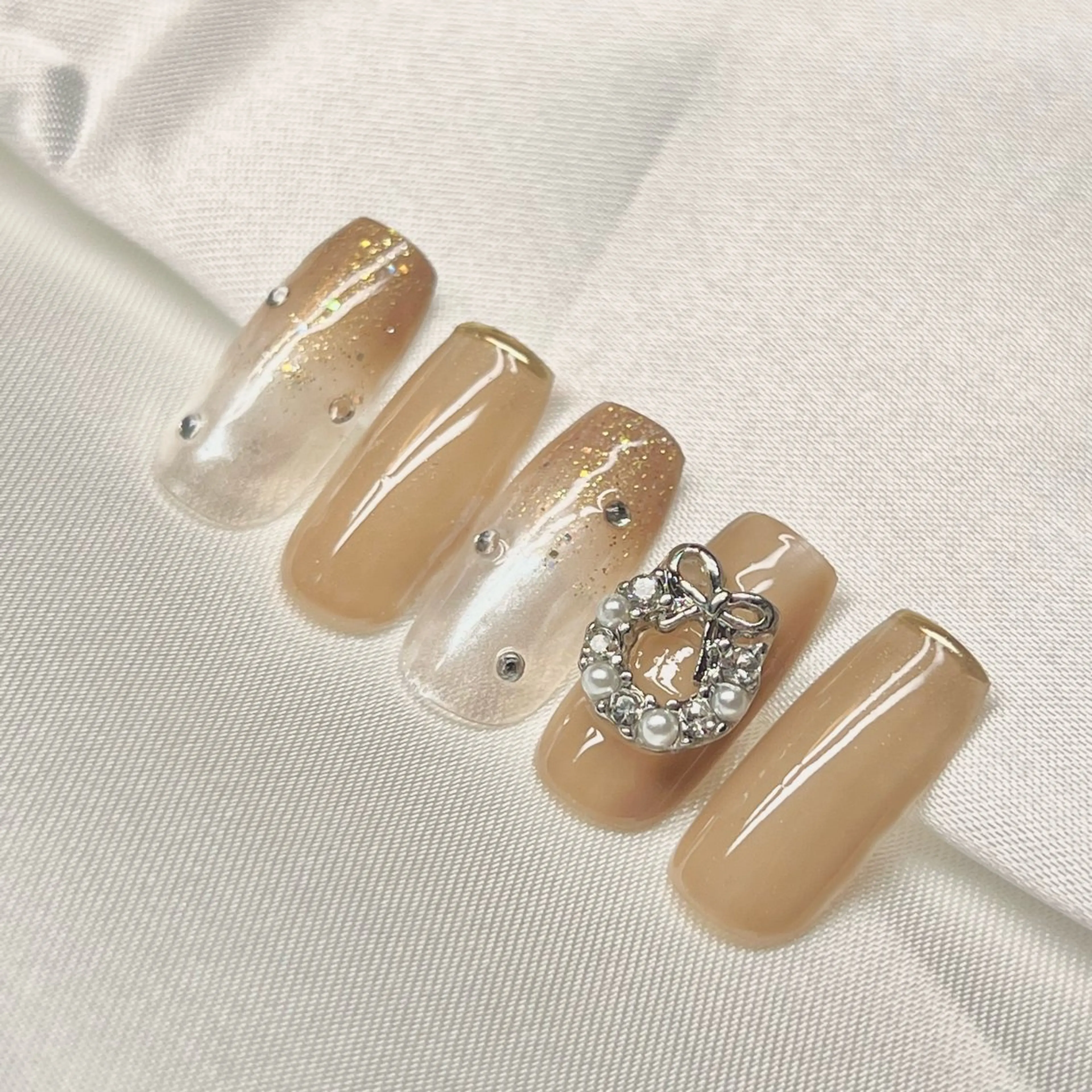 ネイル アートネイル オーロラネイル ジェルネイル 韓国ネイル ロングネイル ハンドネイル clover nailのネイルデザイン