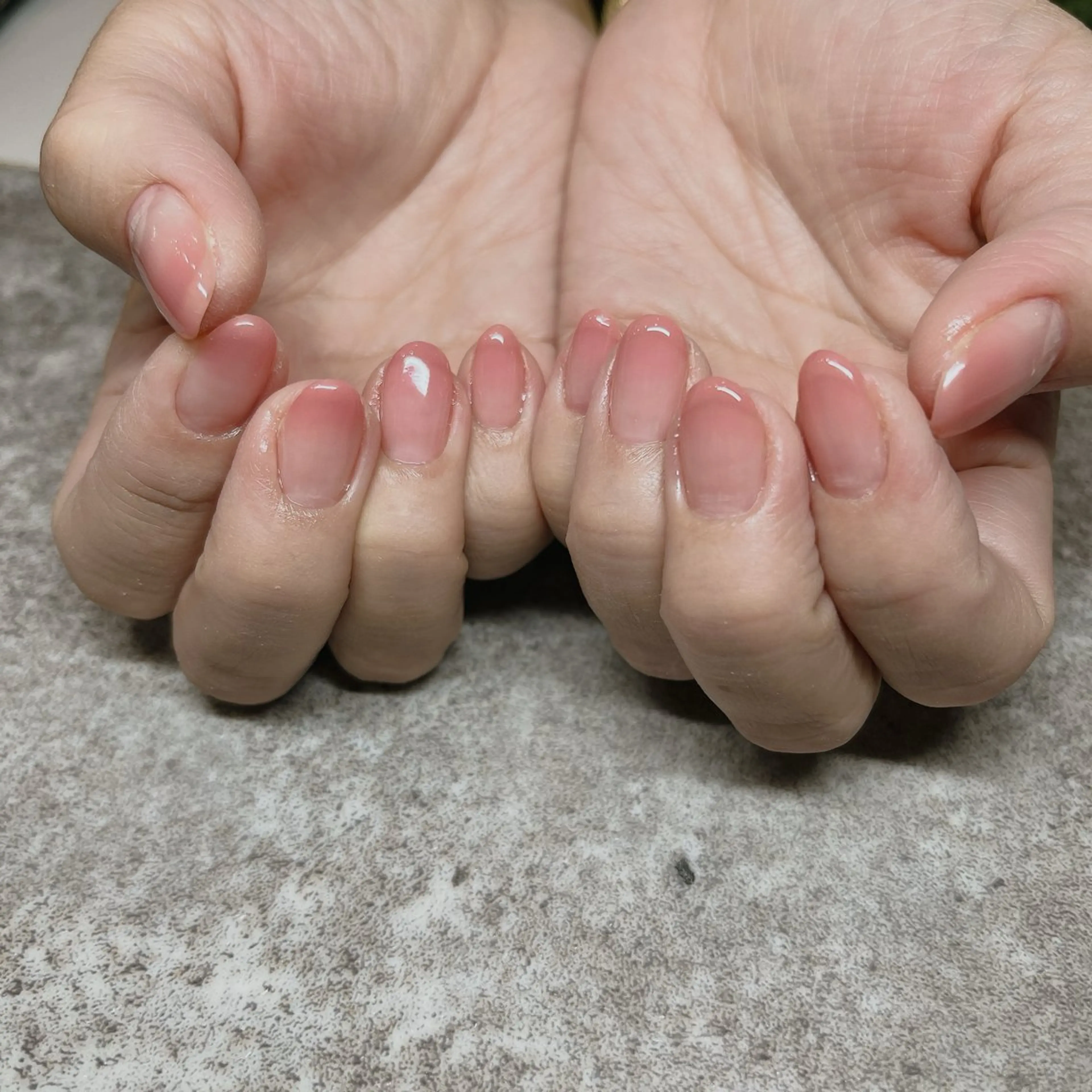 ネイル グラデーション アマンビューティーリゾート所属・竹内 日菜のマツエク・マツパデザイン