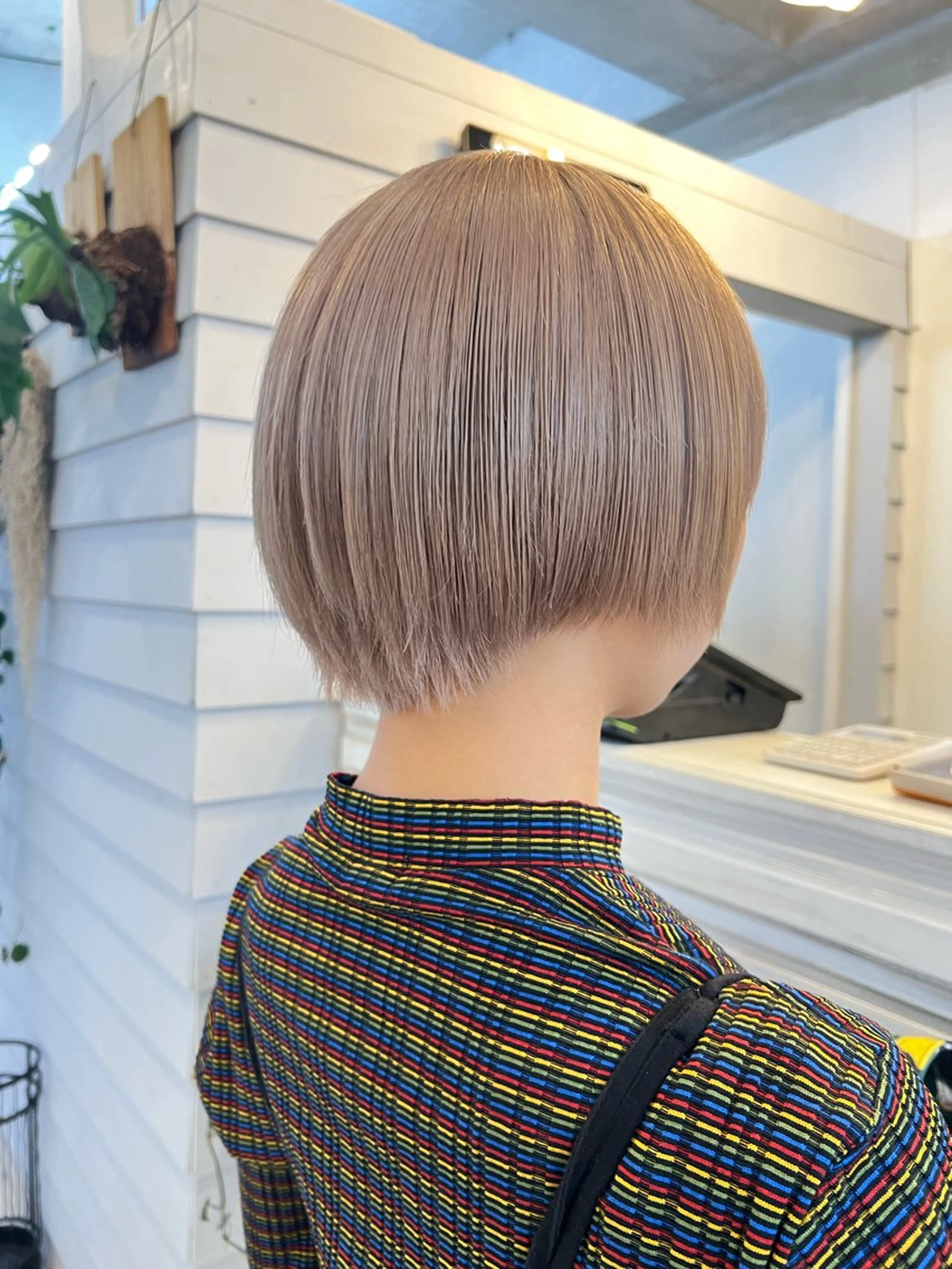 カラー YUI ハイトーンカラーのヘアスタイル