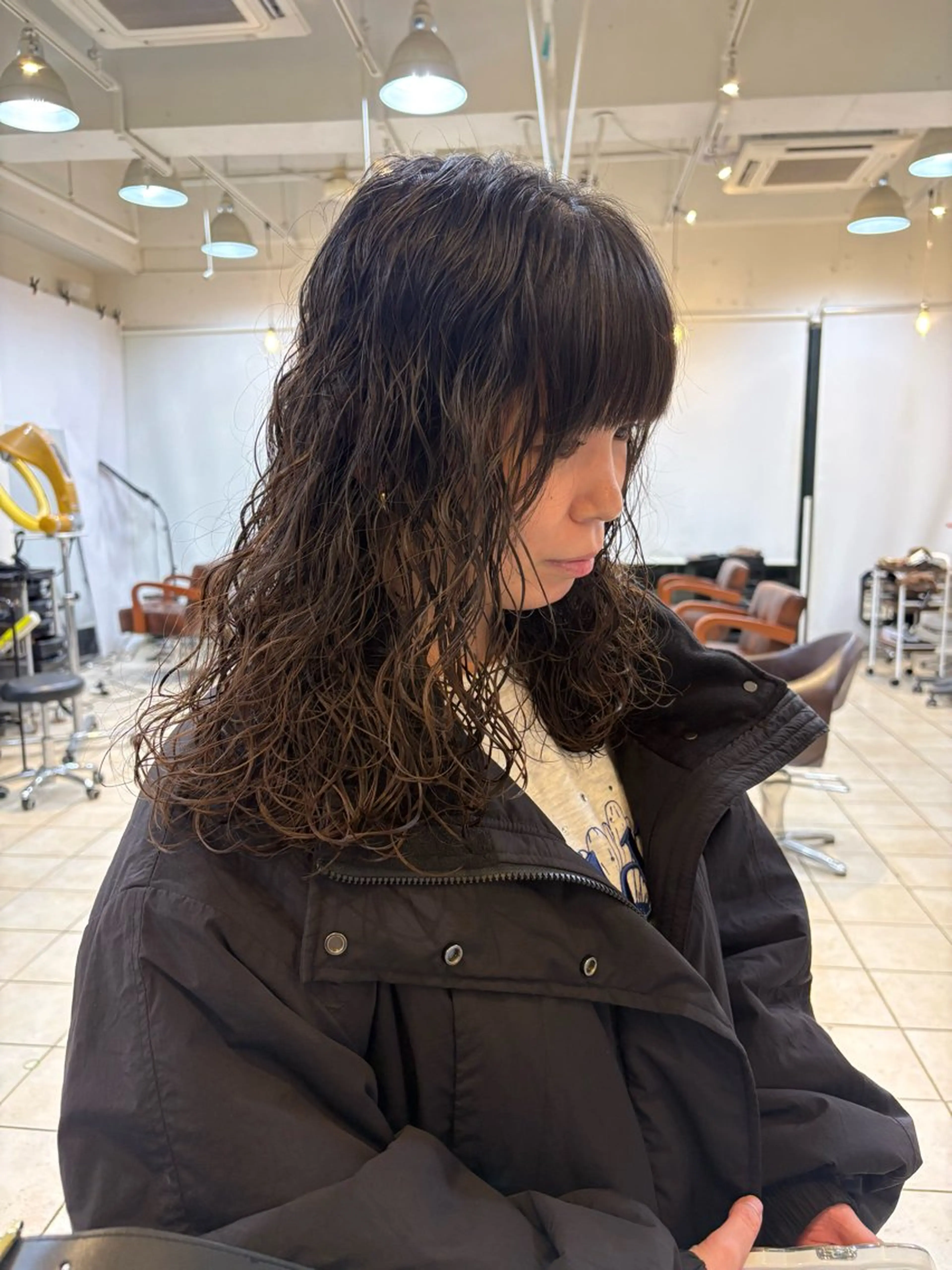 ミディアム ミディアムパーマ カット パーマ スズキ ユウナのヘアスタイル