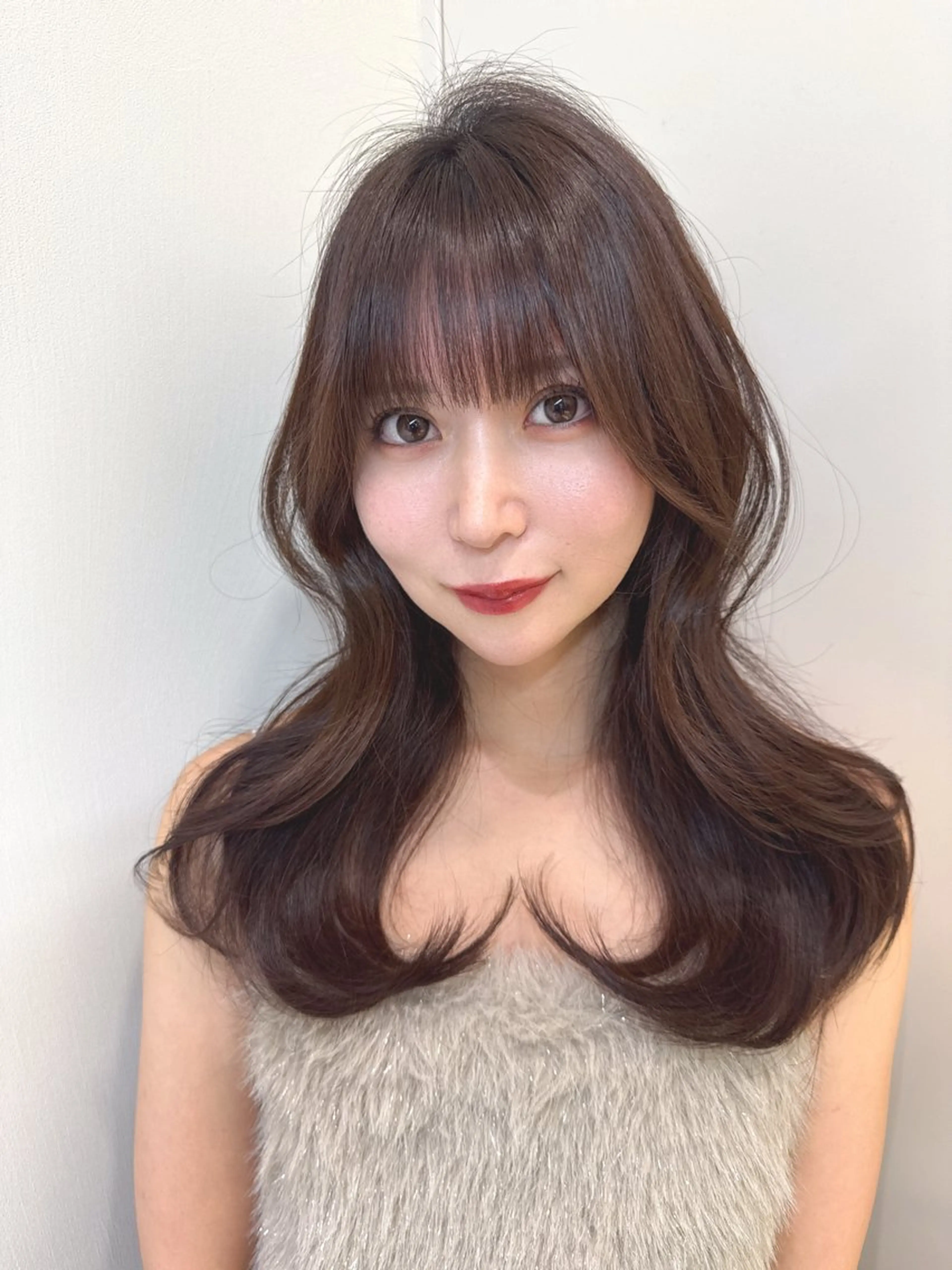 ロング カラー カット ヘアカラー トリートメント shion 透明感カラーのヘアスタイル