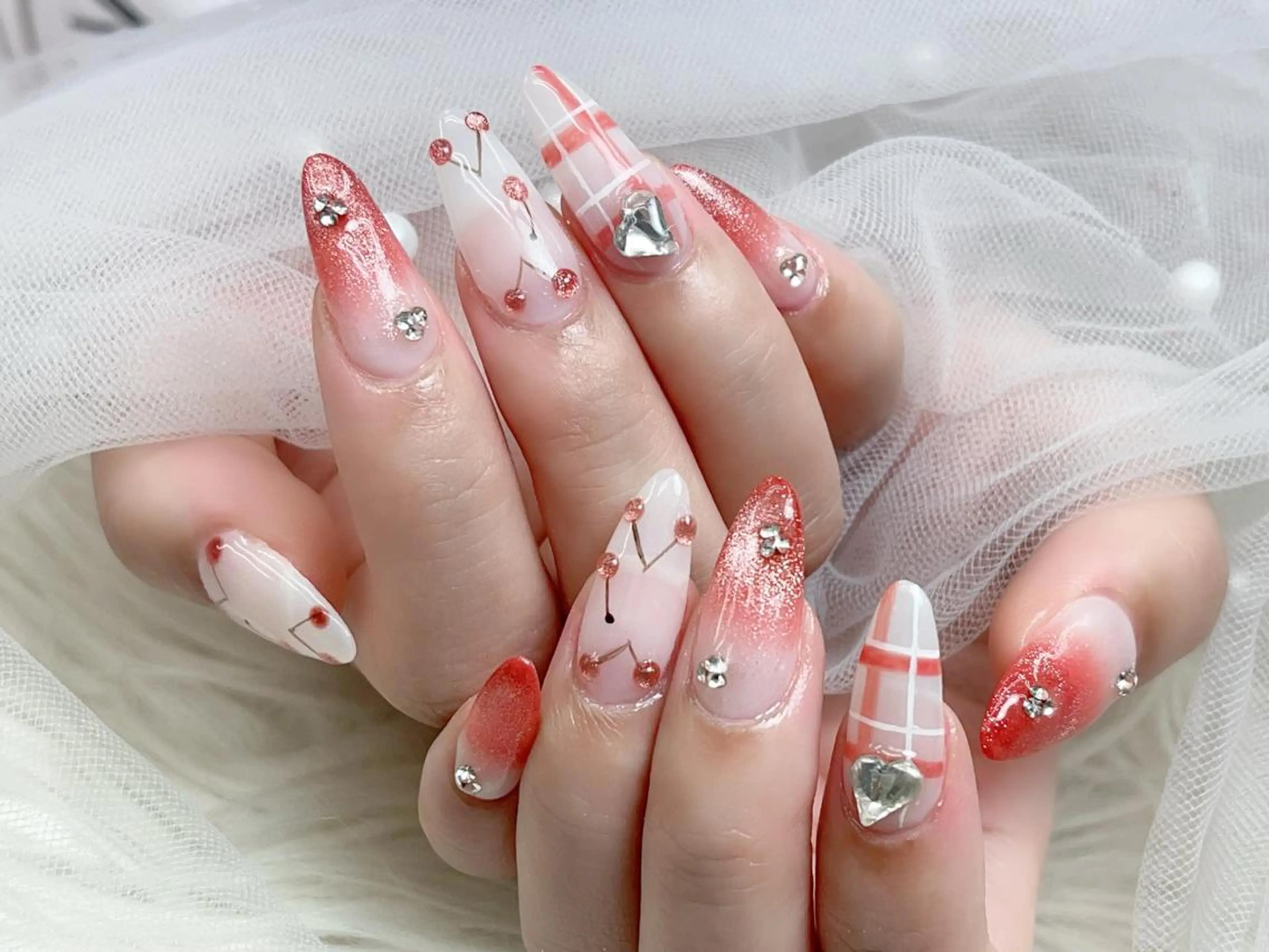 メンズ ネイル メンズ韓国風 アートネイル フレンチネイル ジェルネイル キラキラネイル ハンドネイル フットネイル Bloom kabukiのネイルデザイン