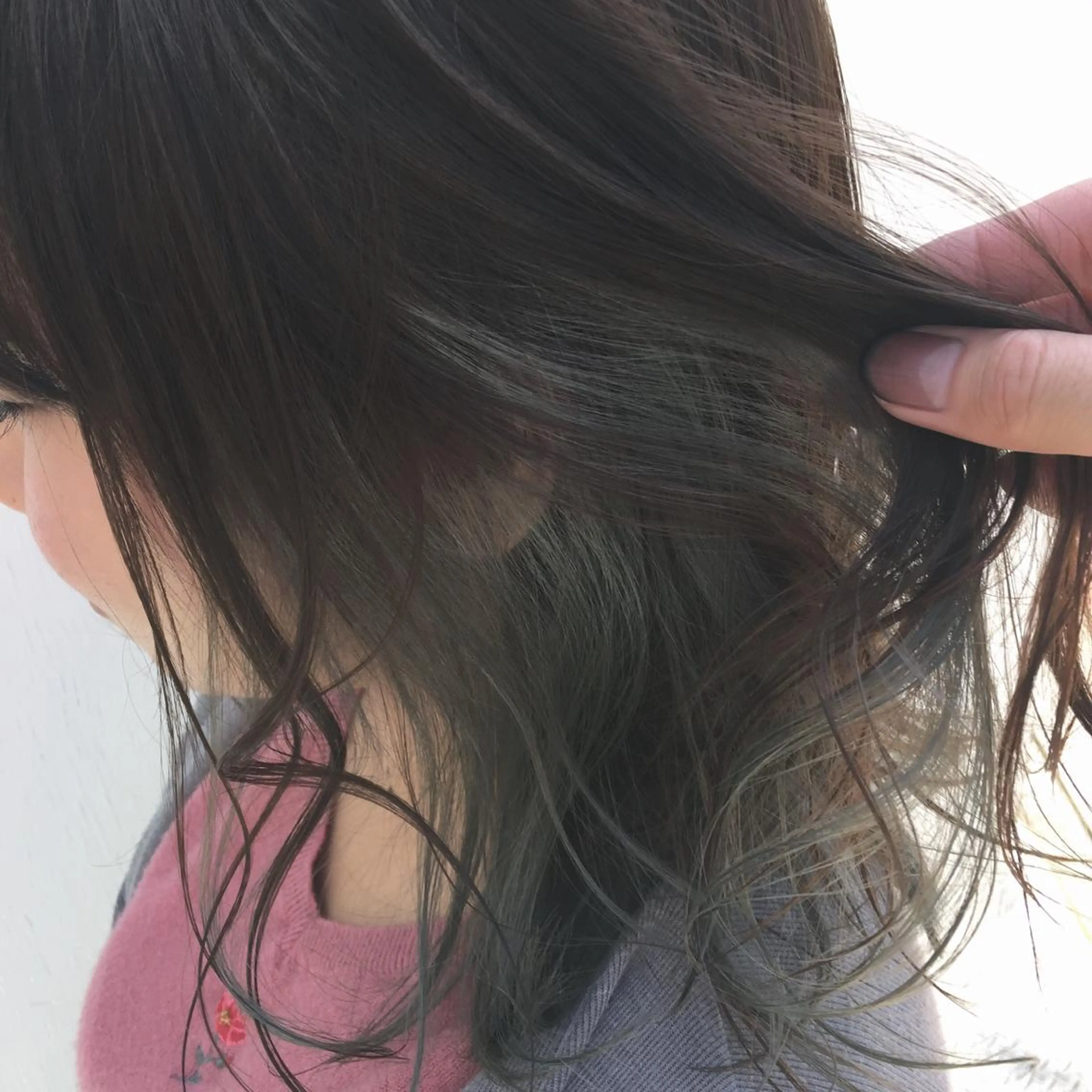 カラー エメラルドグリーン レイヤーカット 古川洋之のヘアスタイル