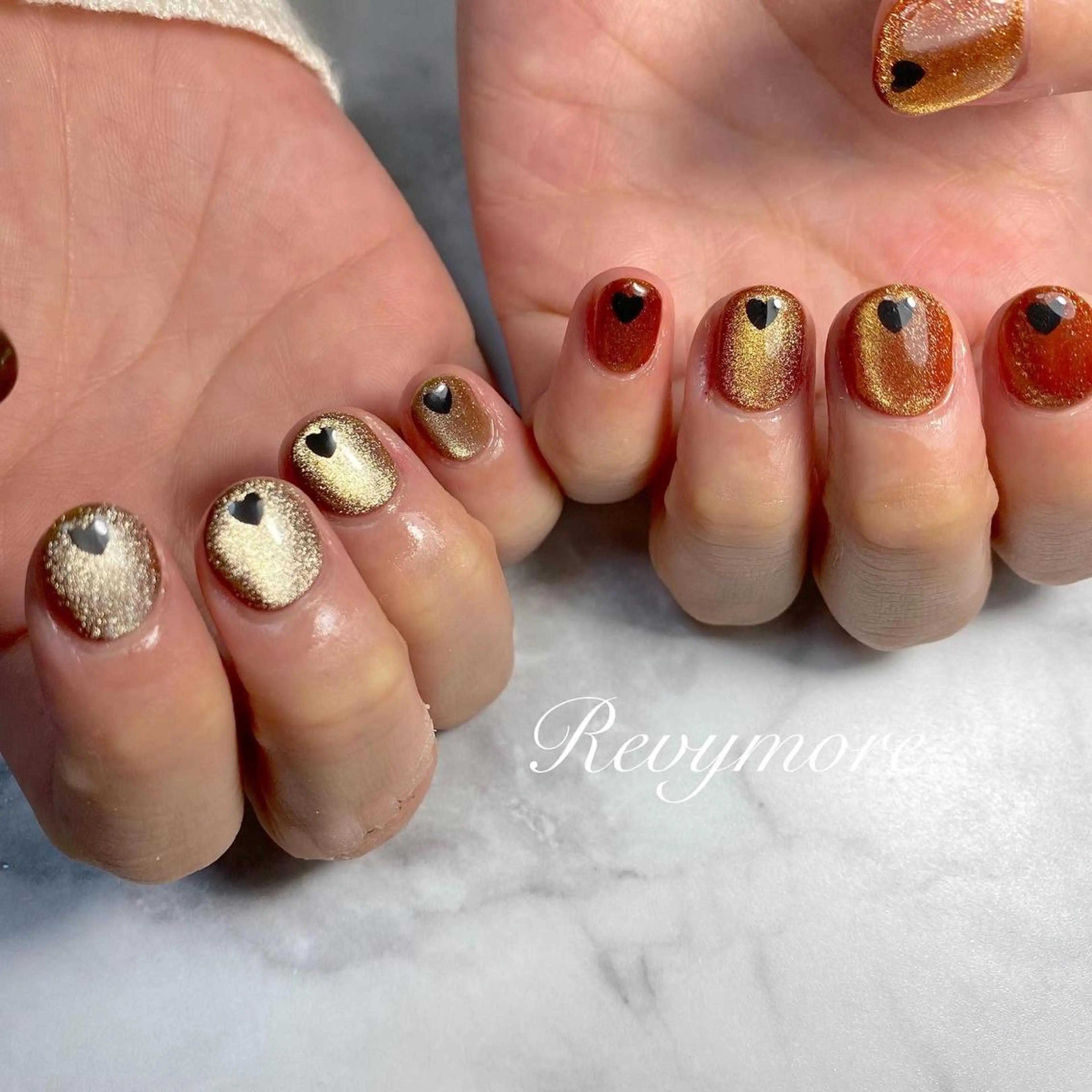 ミディアム ネイル 韓国風ヘア ジェルネイル キラキラネイル 韓国ネイル マグネットネイル nail salon Revymore所属・nail salon Revymoreのネイルデザイン