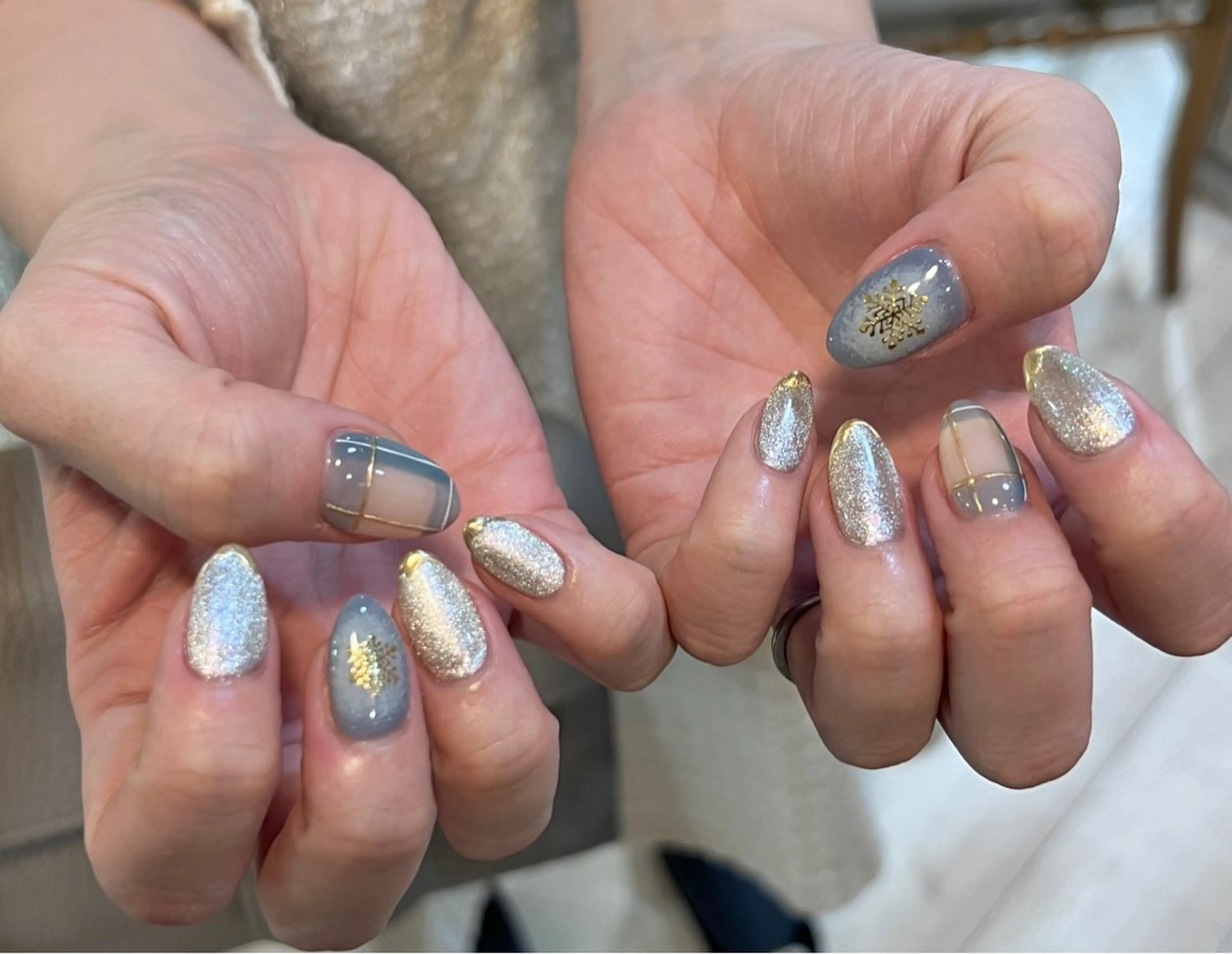 ネイル ゴールド ミラーネイル 持ち込み いちじゅう あおいのネイルデザイン